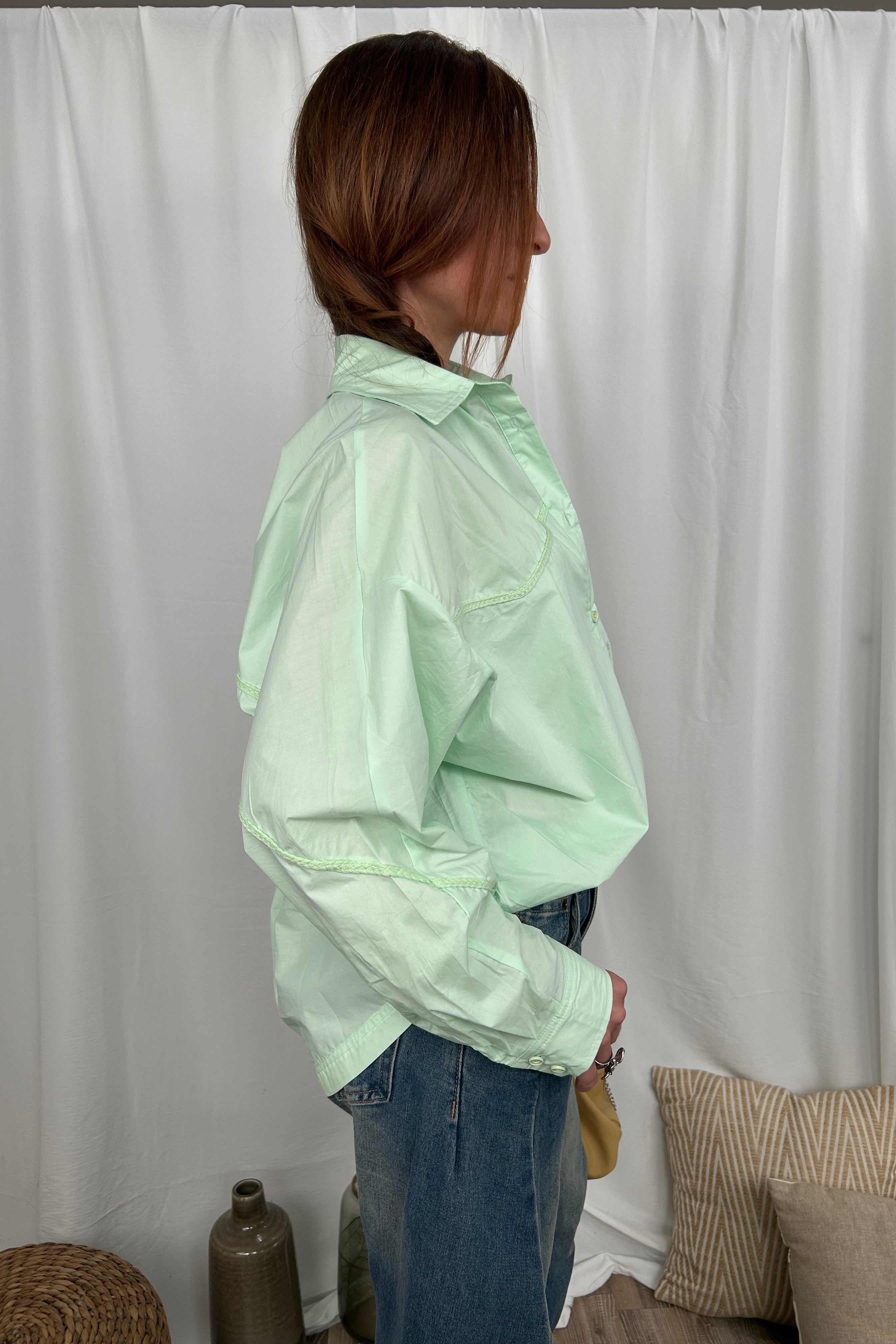 CAMICIA CON DETTAGLI IN PASSAMANERIA INTRECCIATA SUL DAVANTI E SU MANICHE COL.VERDE MENTA