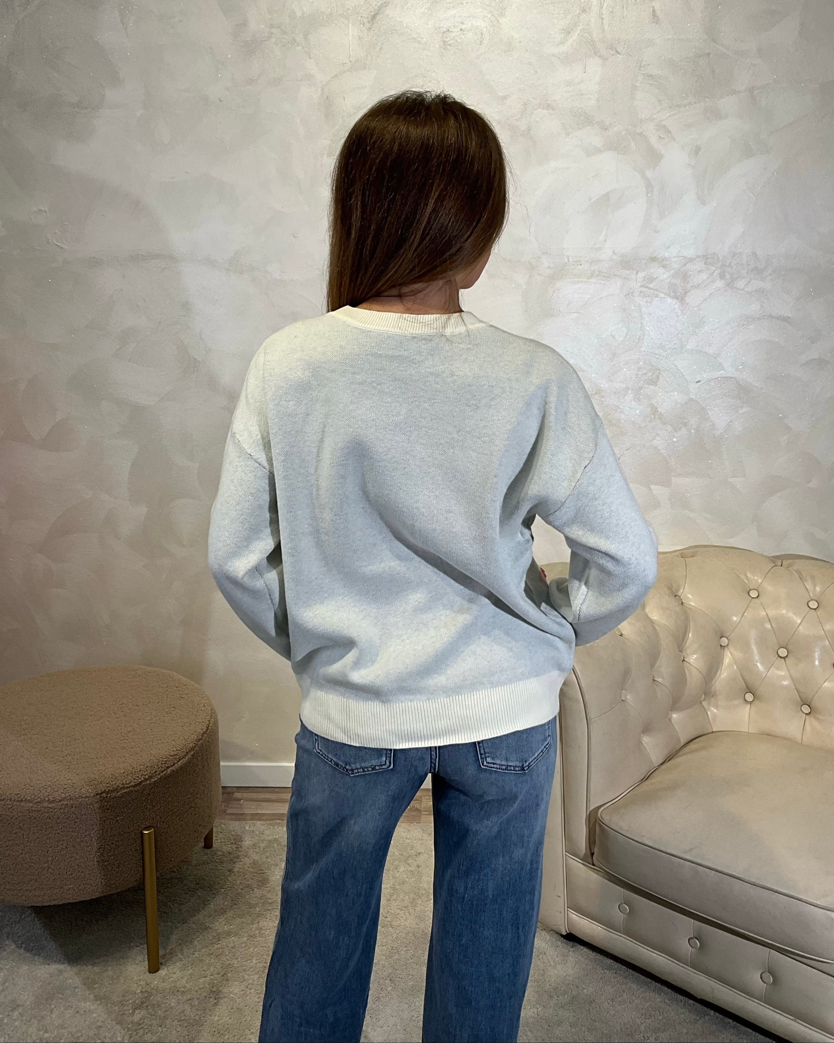 MAGLIA CON RICAMO FLOREALE COL. BIANCO