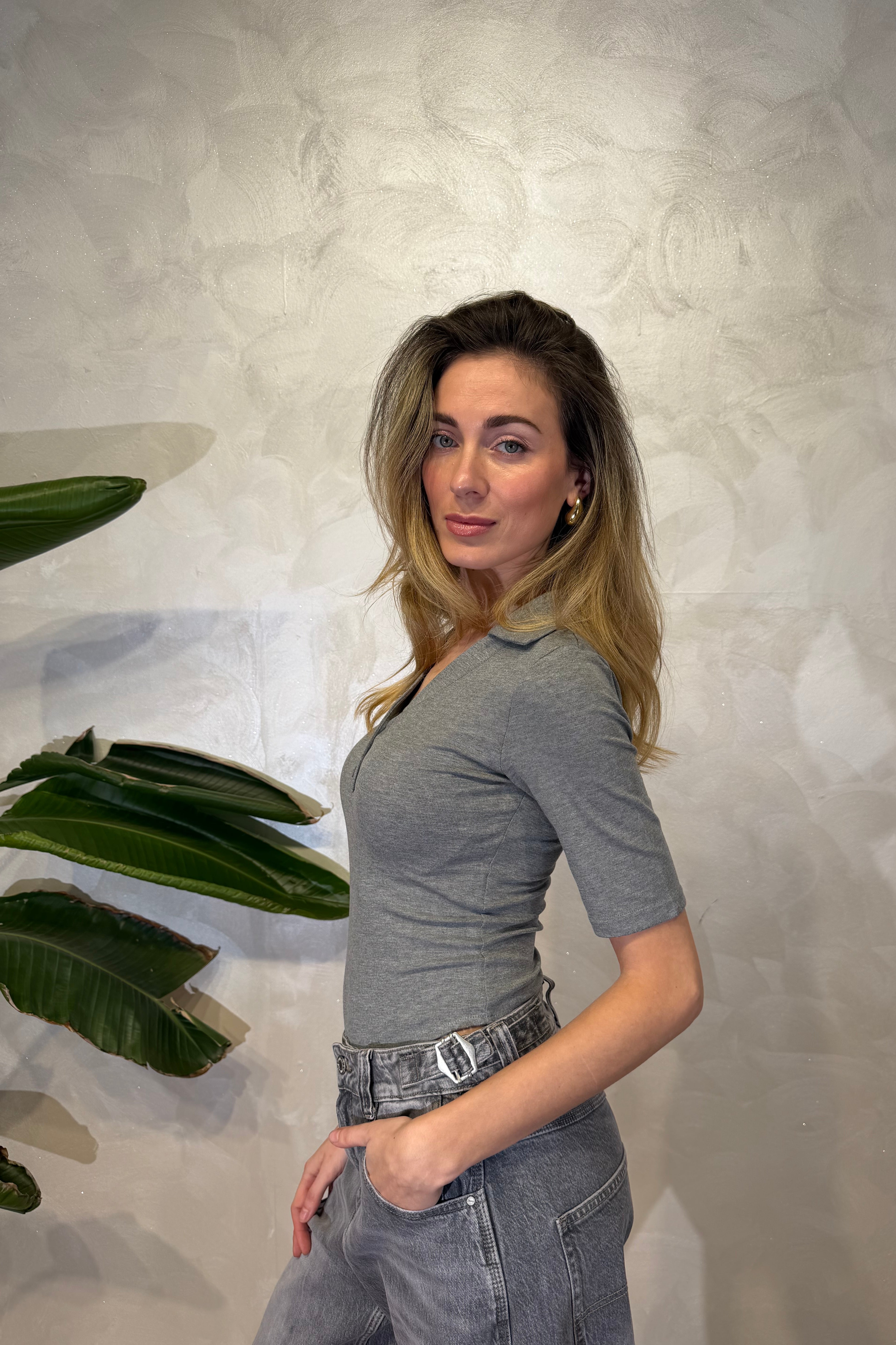 BODY ADERENTE CON SCOLLO POLO A BOTTONCINI COL.GREY