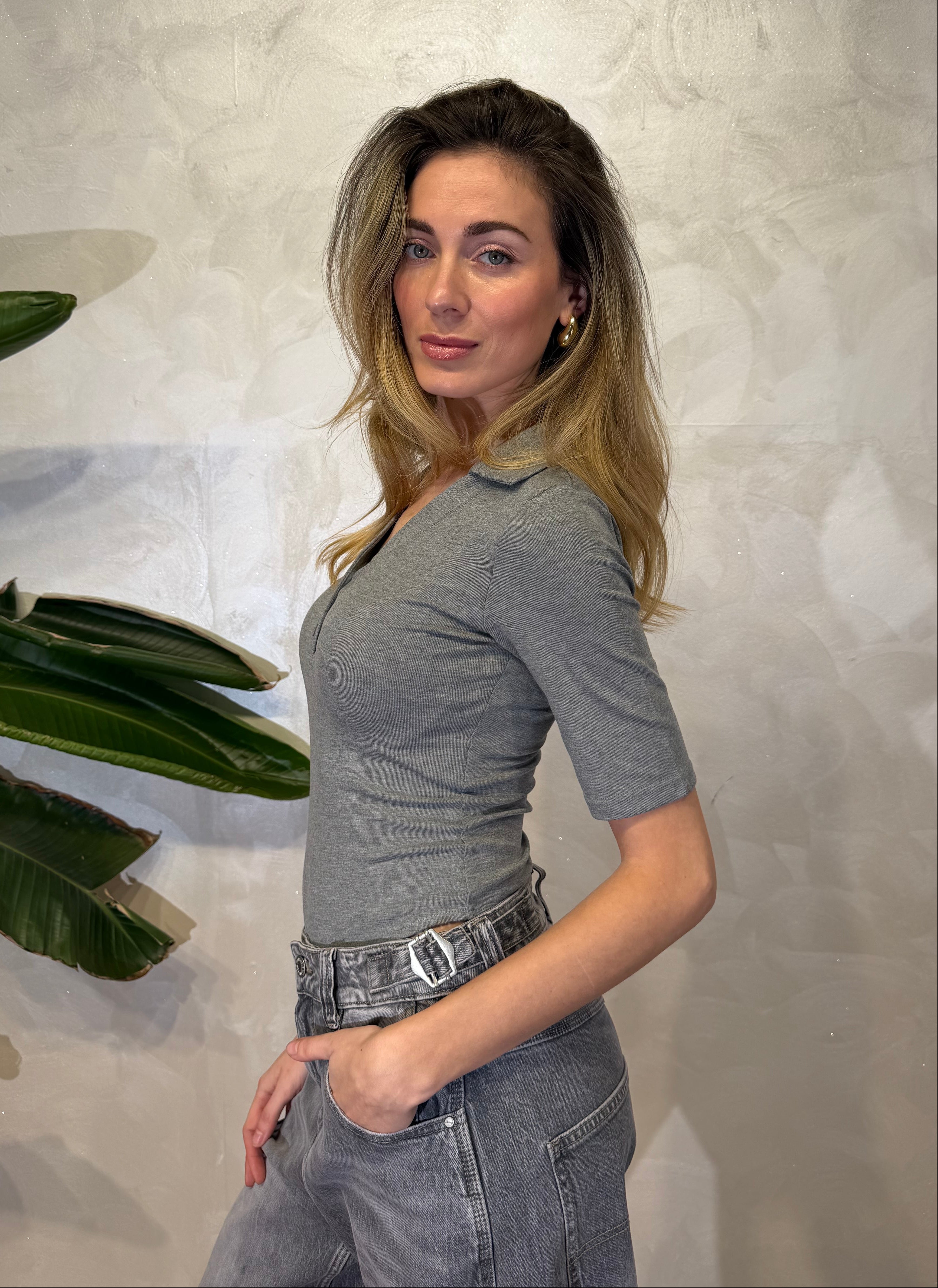 BODY ADERENTE CON SCOLLO POLO A BOTTONCINI COL.GREY