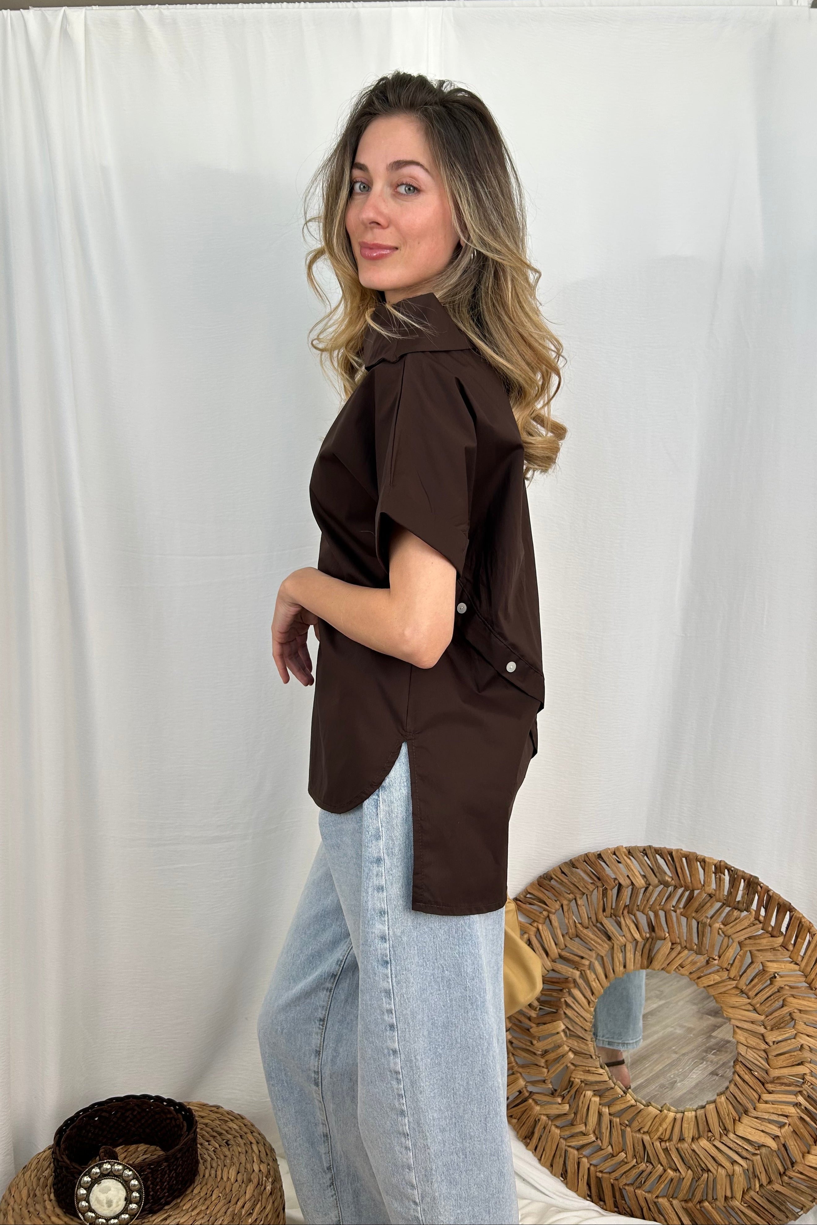 CAMICIA BLUSA COLLO A BARCA CON ABBOTTONATURA DIETRO COL. BLACK COFFEE