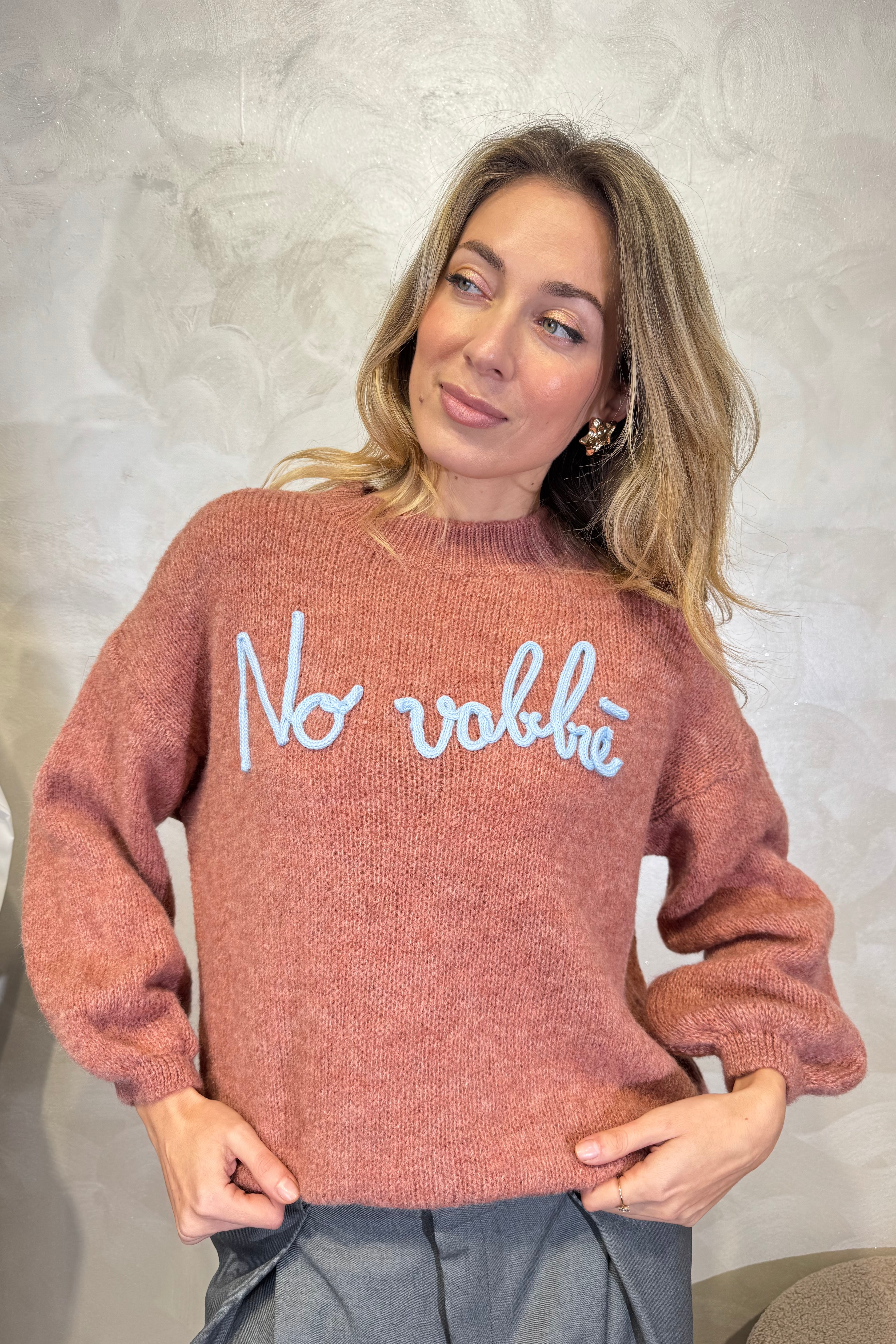 MAGLIONE CON RICAMO NO VABBE' COL. ROSA