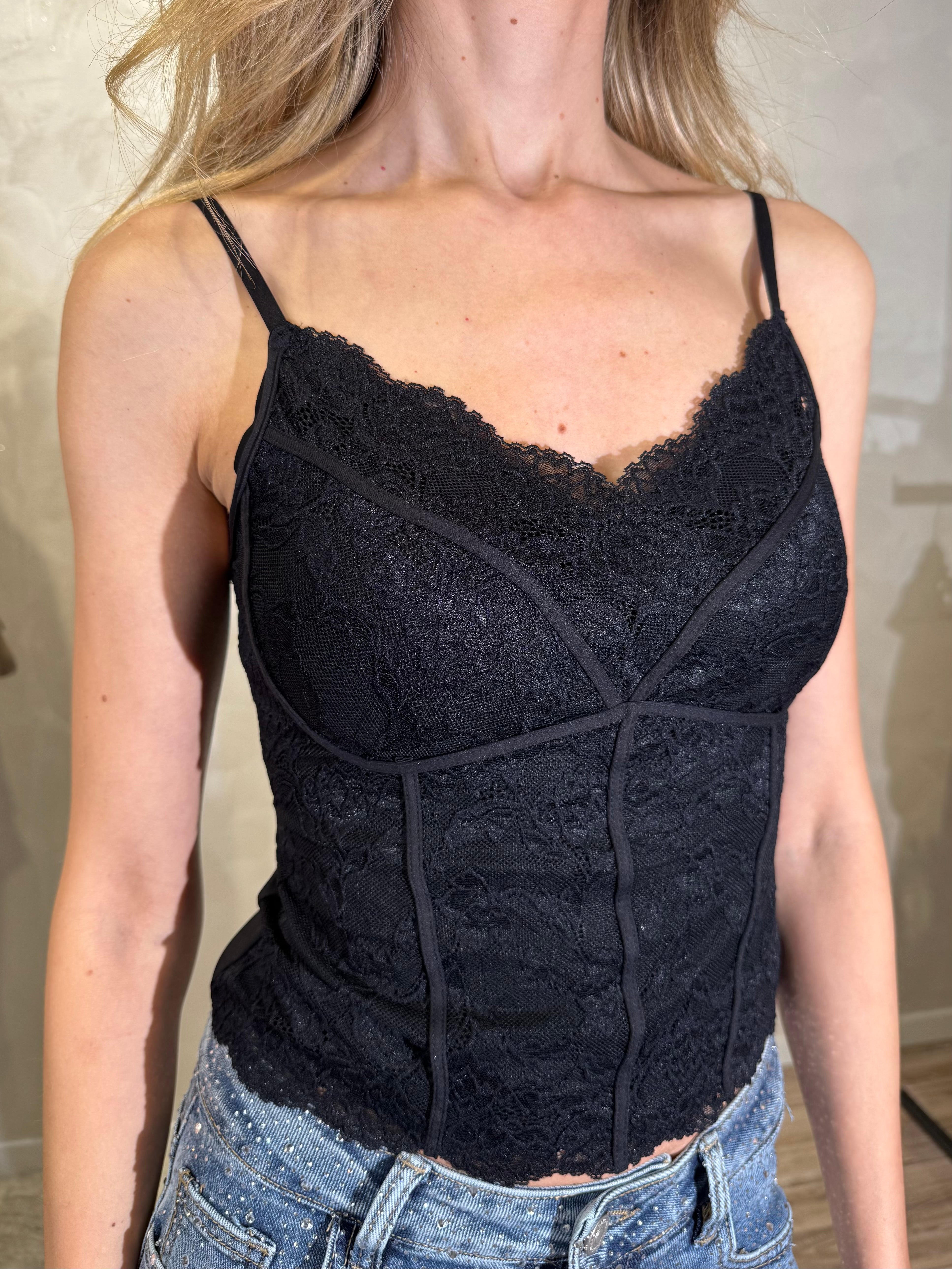 TOP IN PIZZO FLOREALE COL. NERO