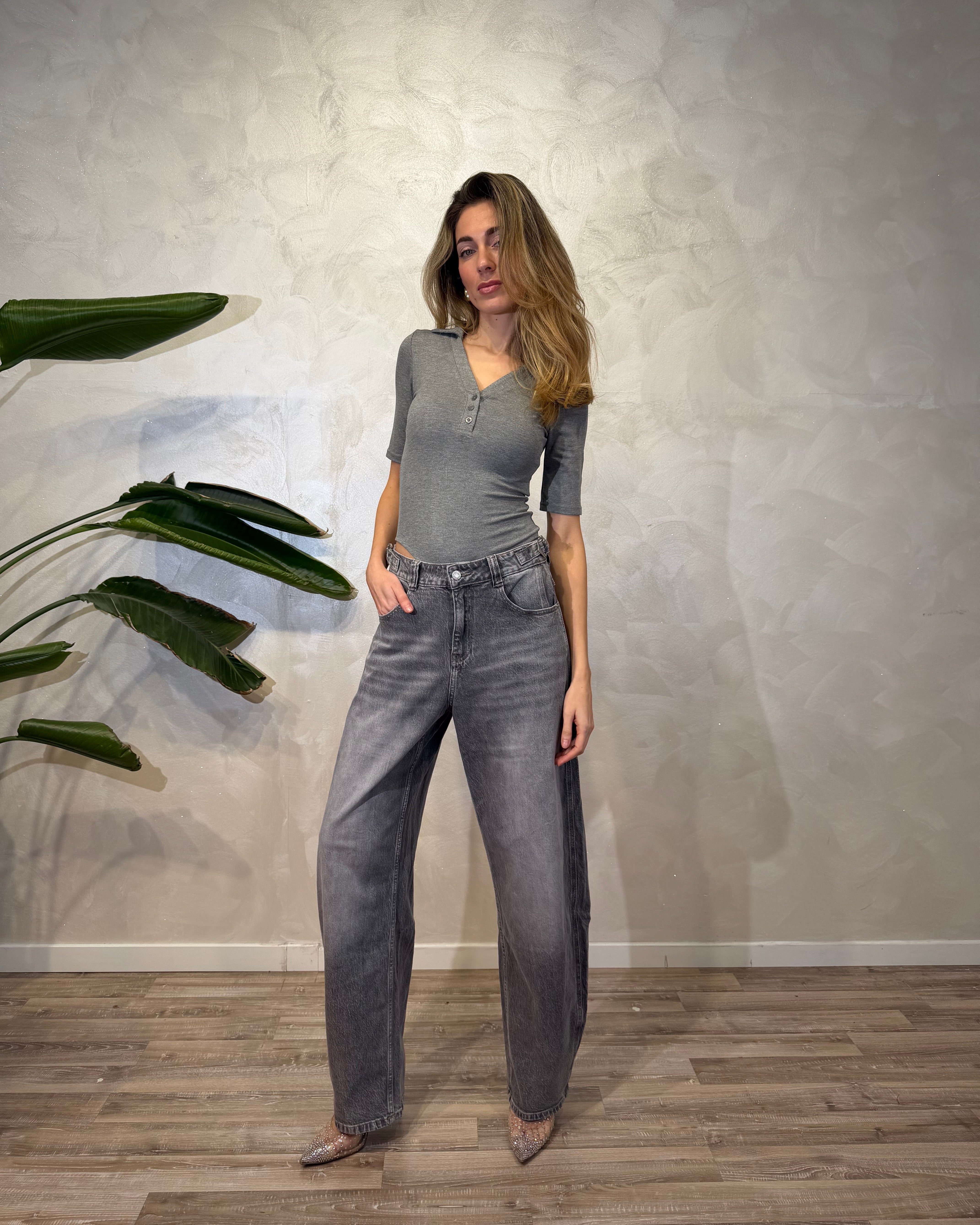 BODY ADERENTE CON SCOLLO POLO A BOTTONCINI COL.GREY