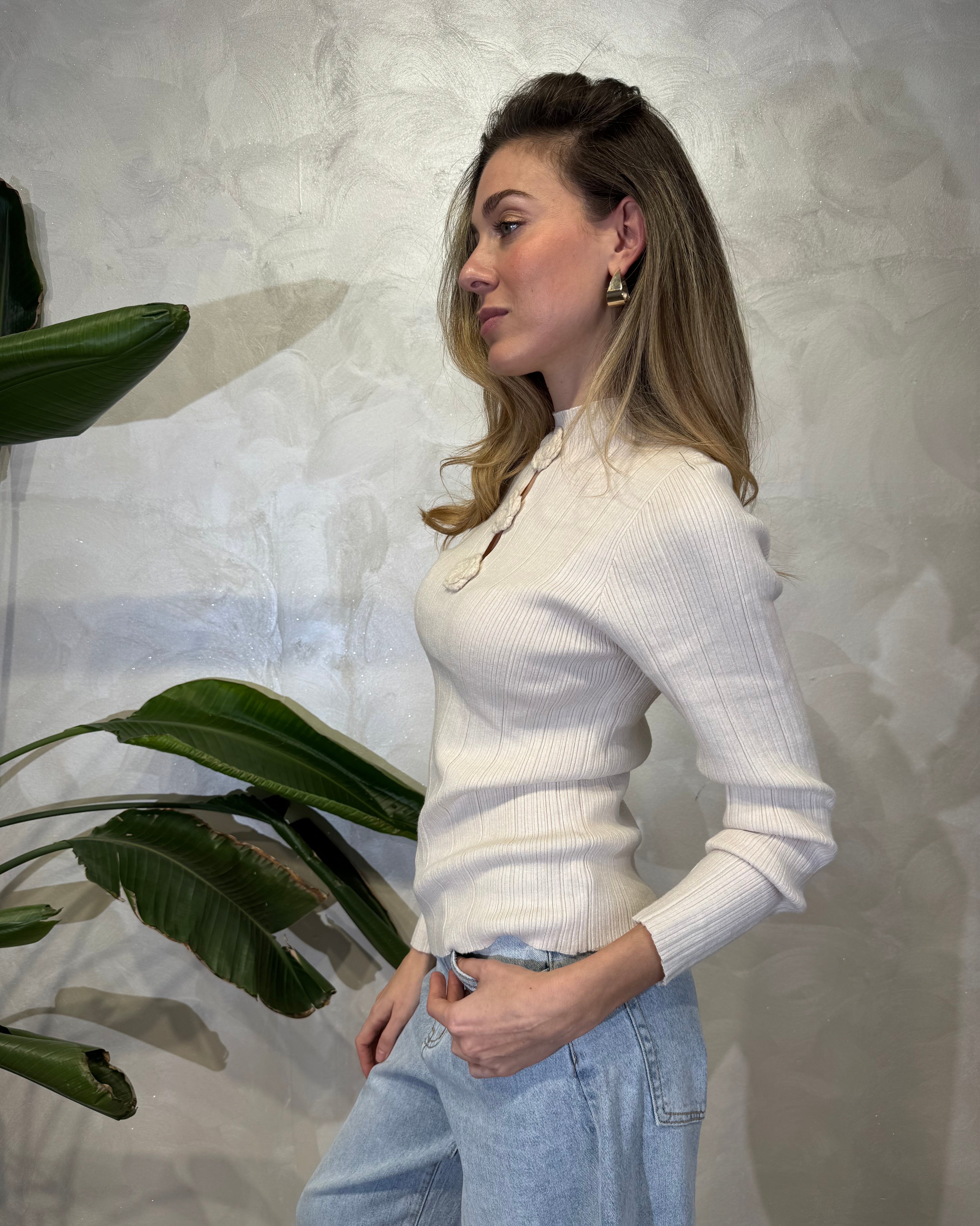 MAGLIA COSTINA CON DETTAGLI FLOWER COL. PANNA