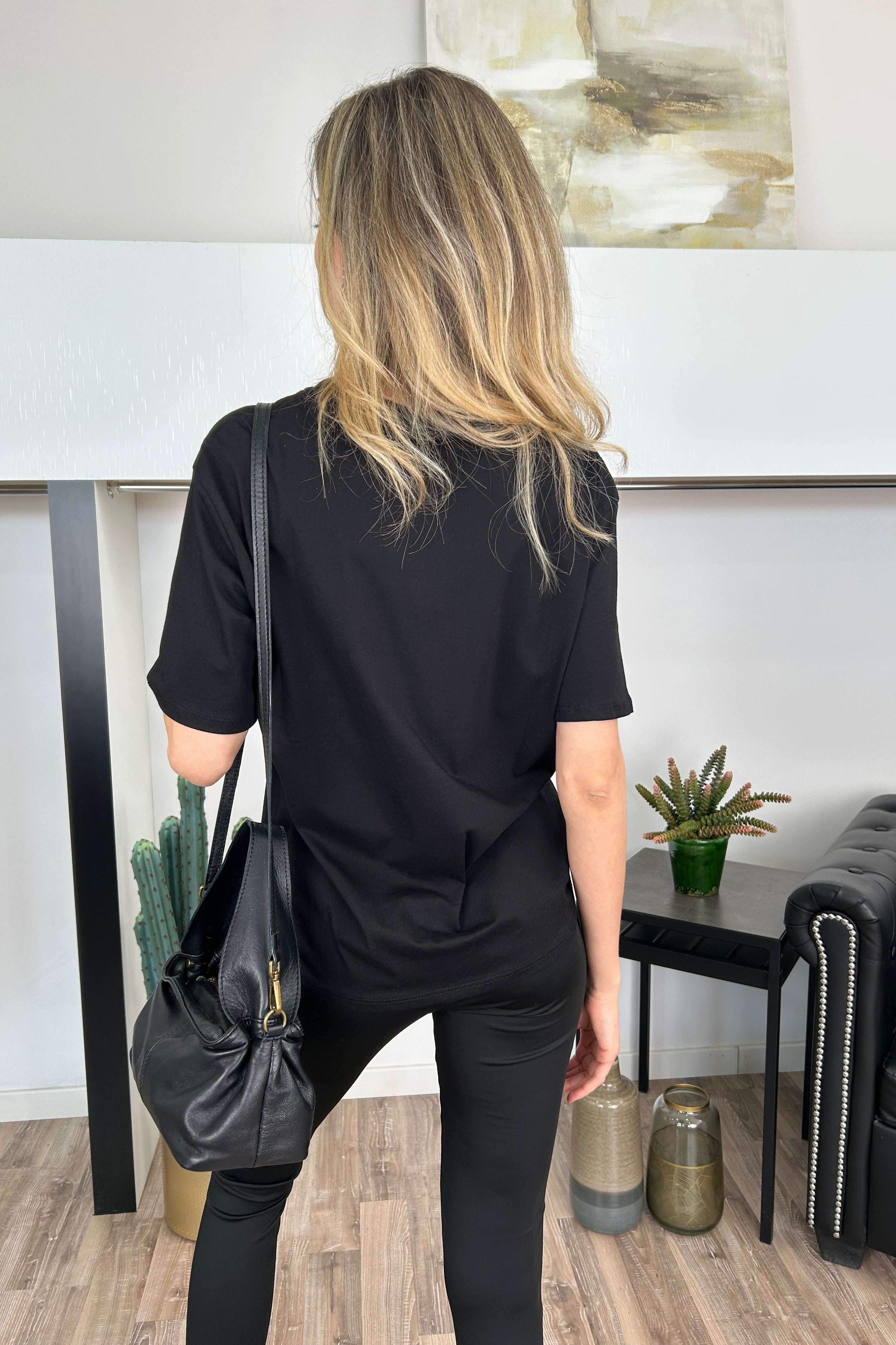 T‑SHIRT COTONE 100% CON SCRITTA “NO VABBÉ” COL. NERO