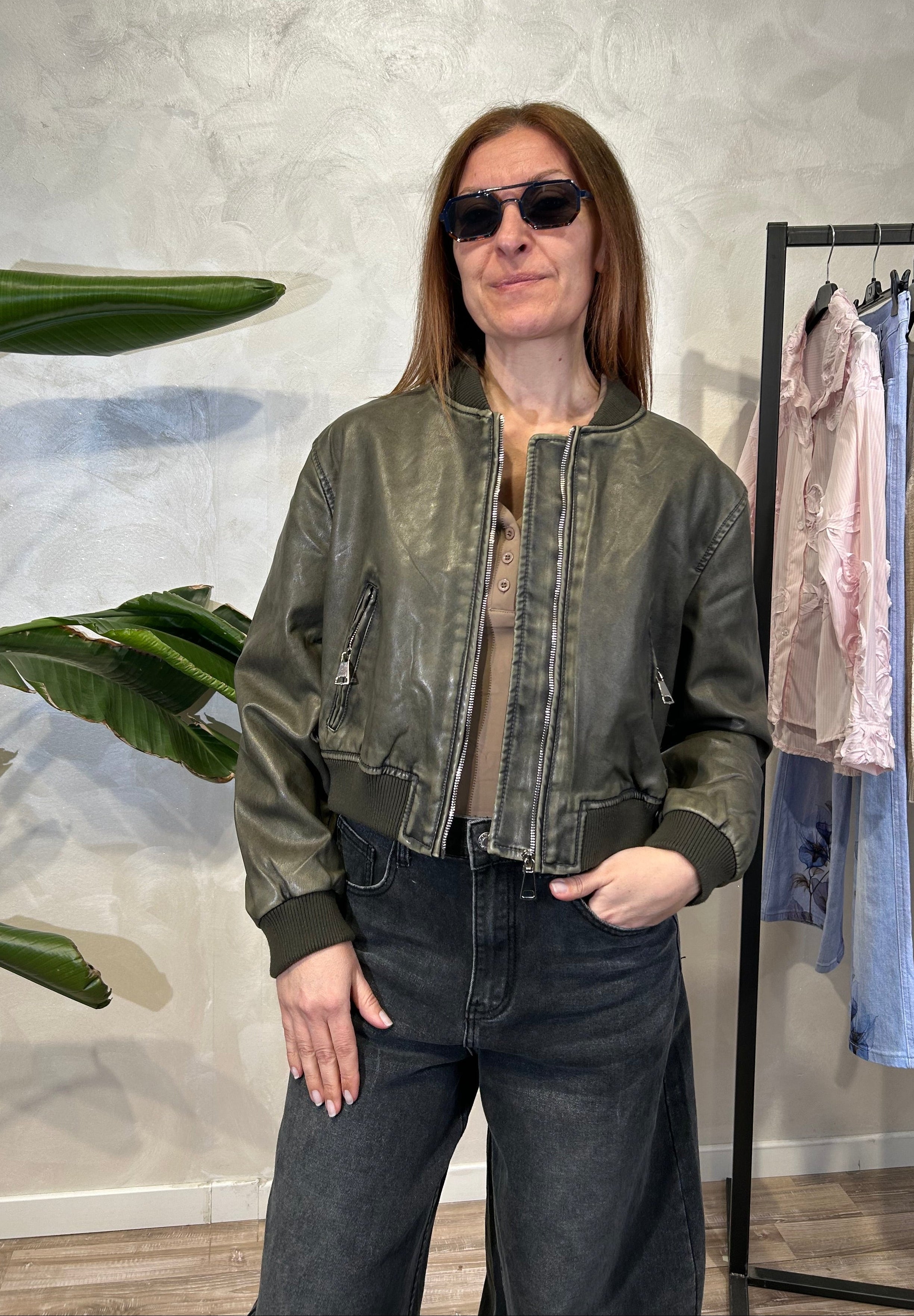 BOMBER CON ZIP COL. VERDE