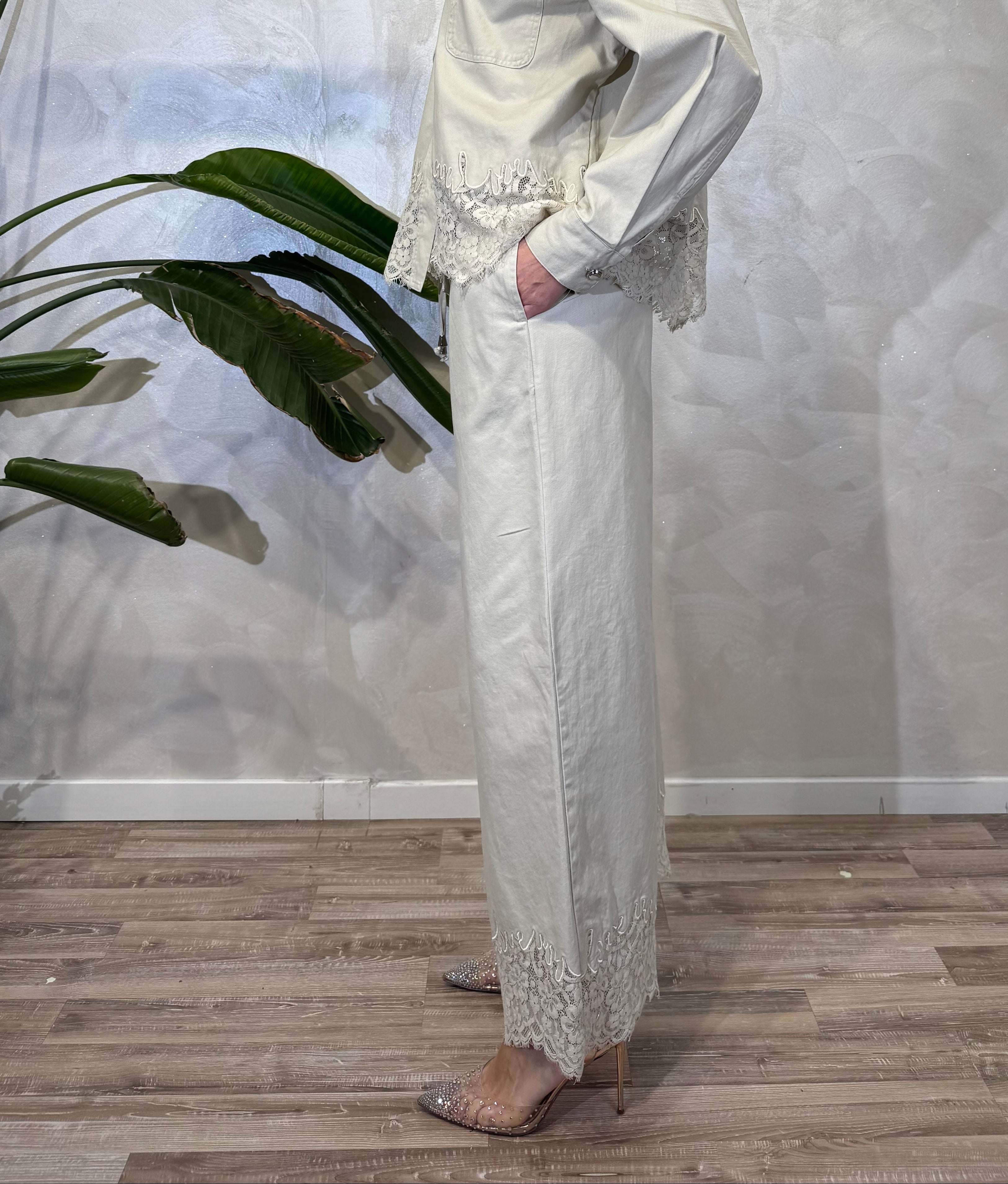 PANTALONE CON DETTAGLIO IN PIZZO COL. AVORIO