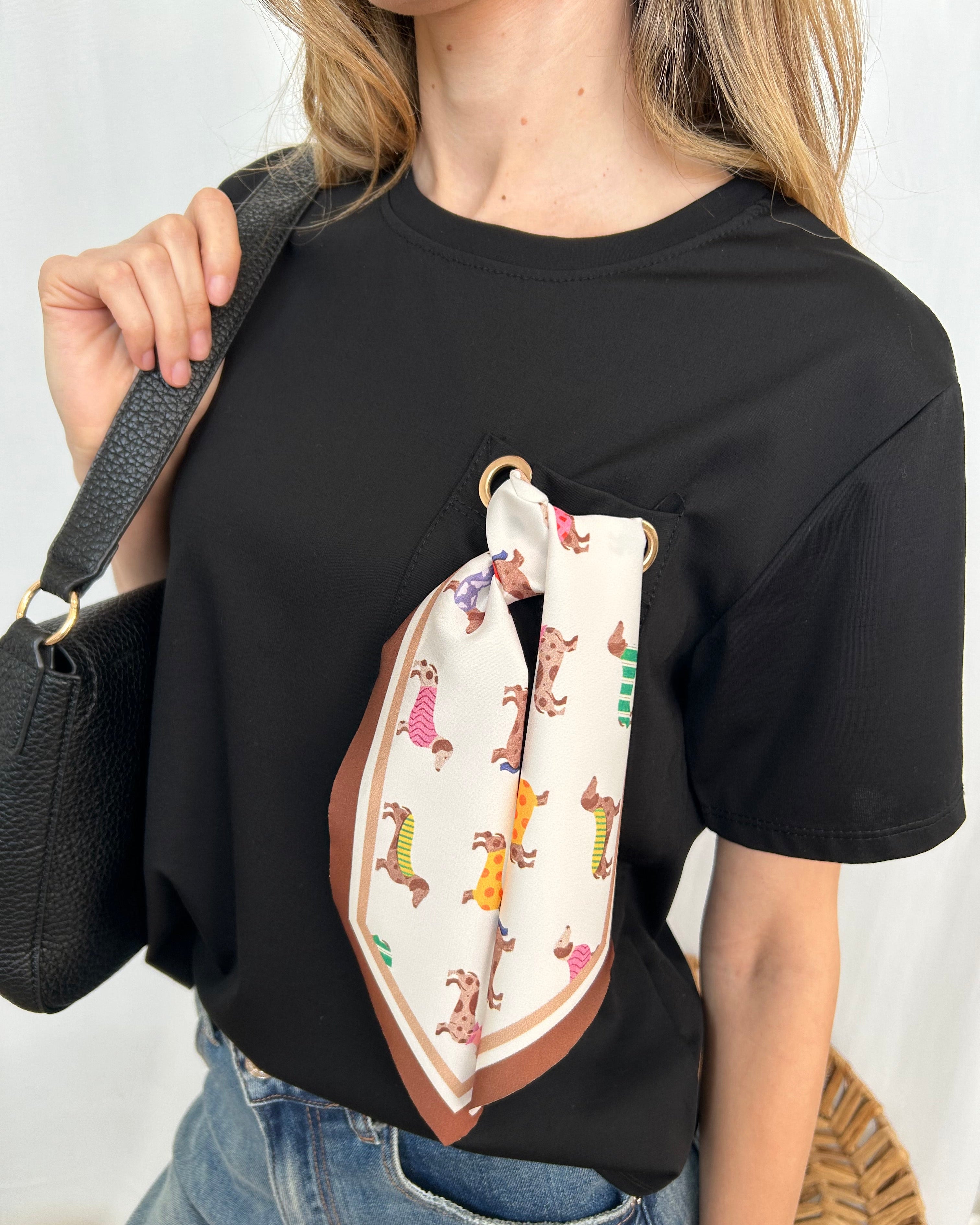 T-SHIRT MANICA CORTA CON DETTAGLIO FOULARD SU TASCA COL.NERO
