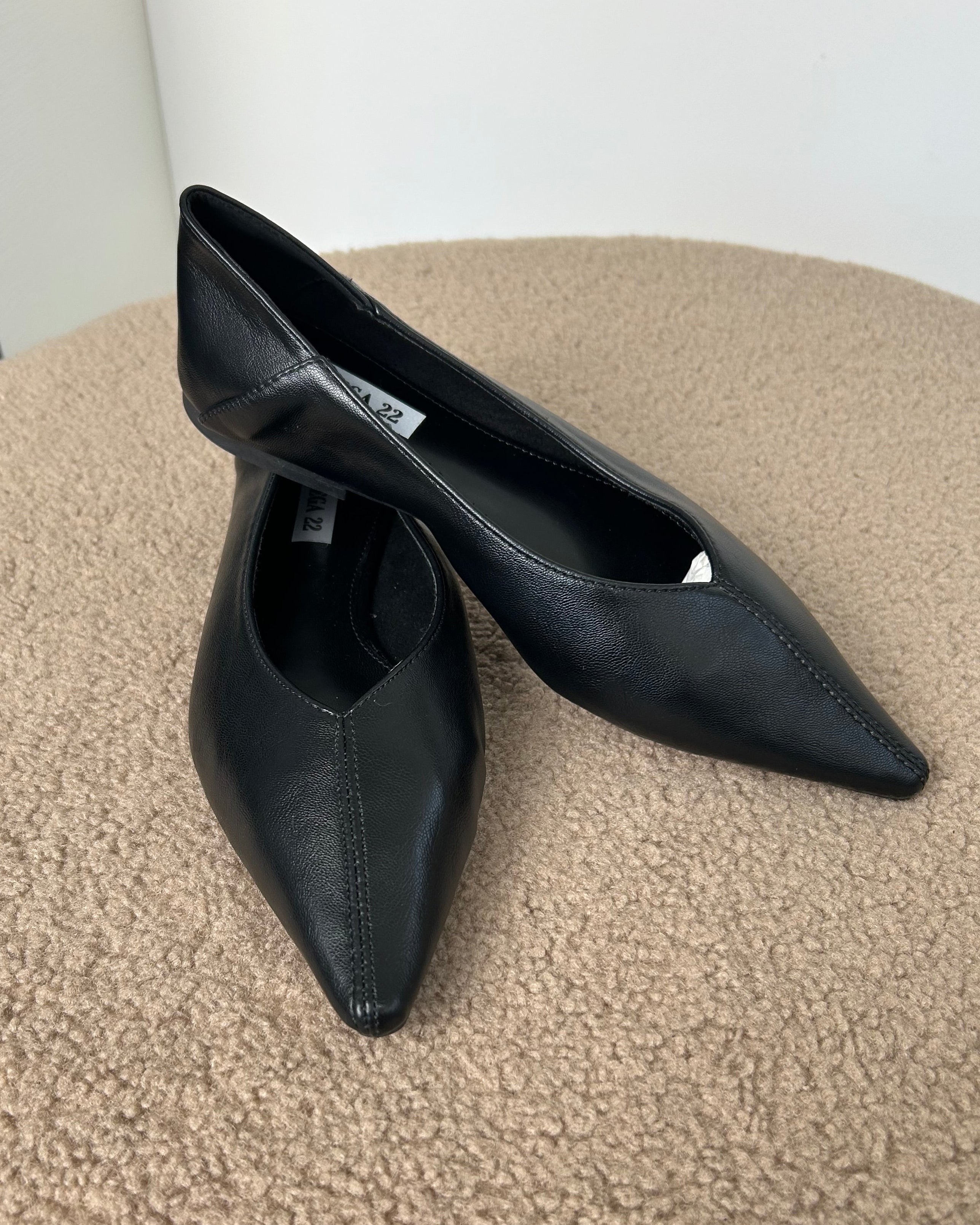 BALLERINA MINIMAL CHIC CON PUNTA AFFUSOLATA COL. NERO