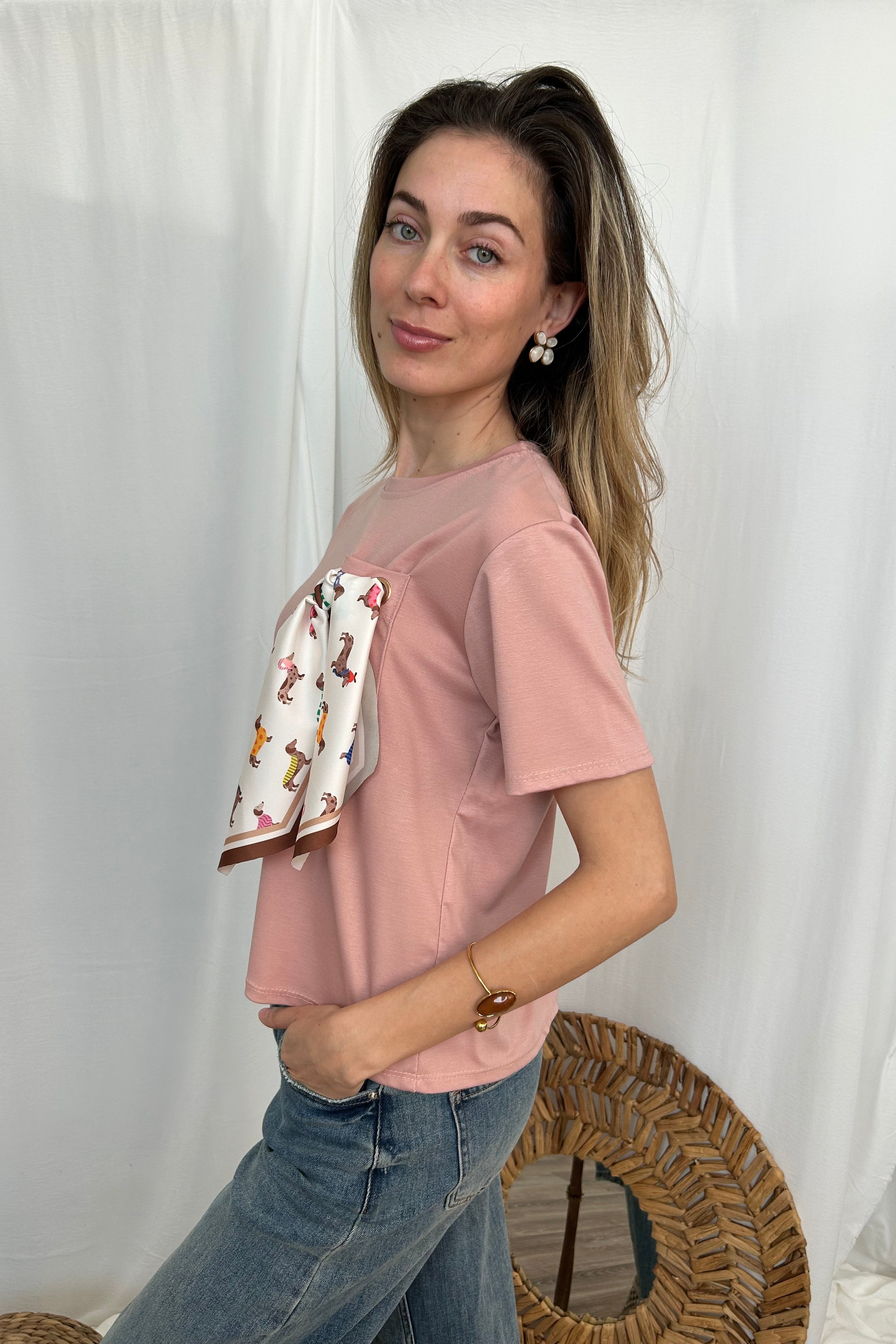T-SHIRT MANICA CORTA CON DETTAGLIO FOULARD SU TASCA COL.CIPRIA