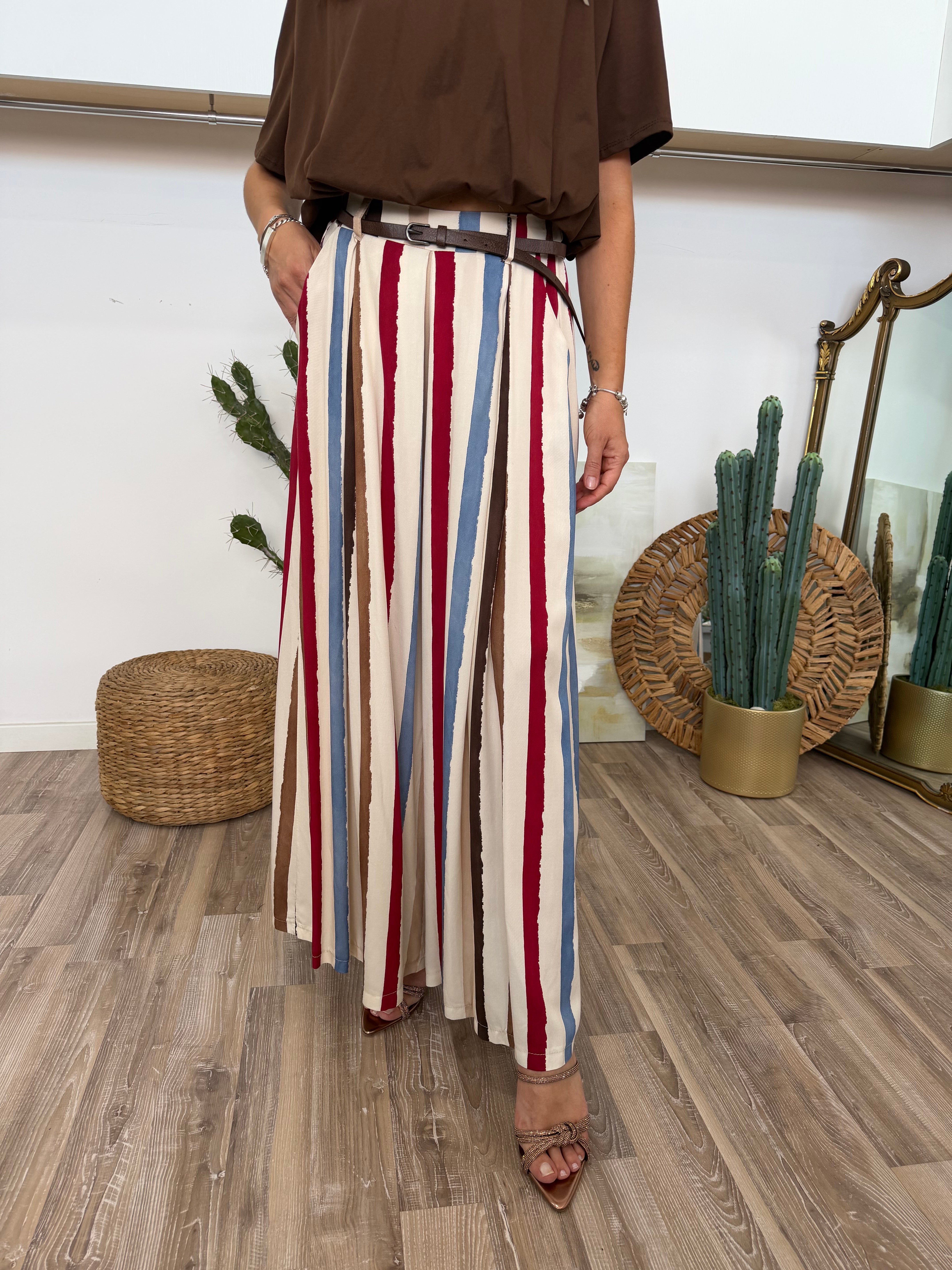PANTALONE A PALAZZO RIGHE NEUTRE CON CINTURA ECOPELLE CON BORCHIE COL. PANNA