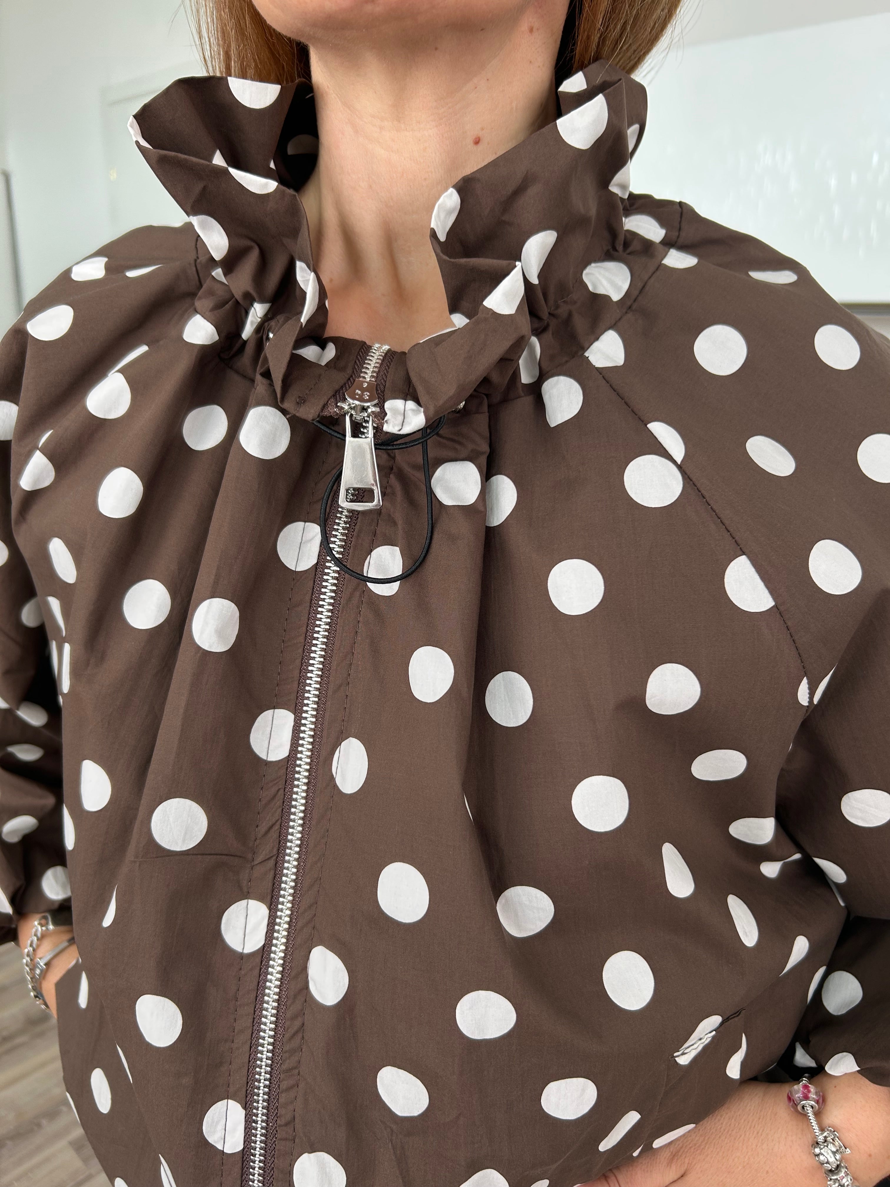 GIACCA SANDRA OUTDOOR MANICA SCESA CON POIS NERI BASE MORO