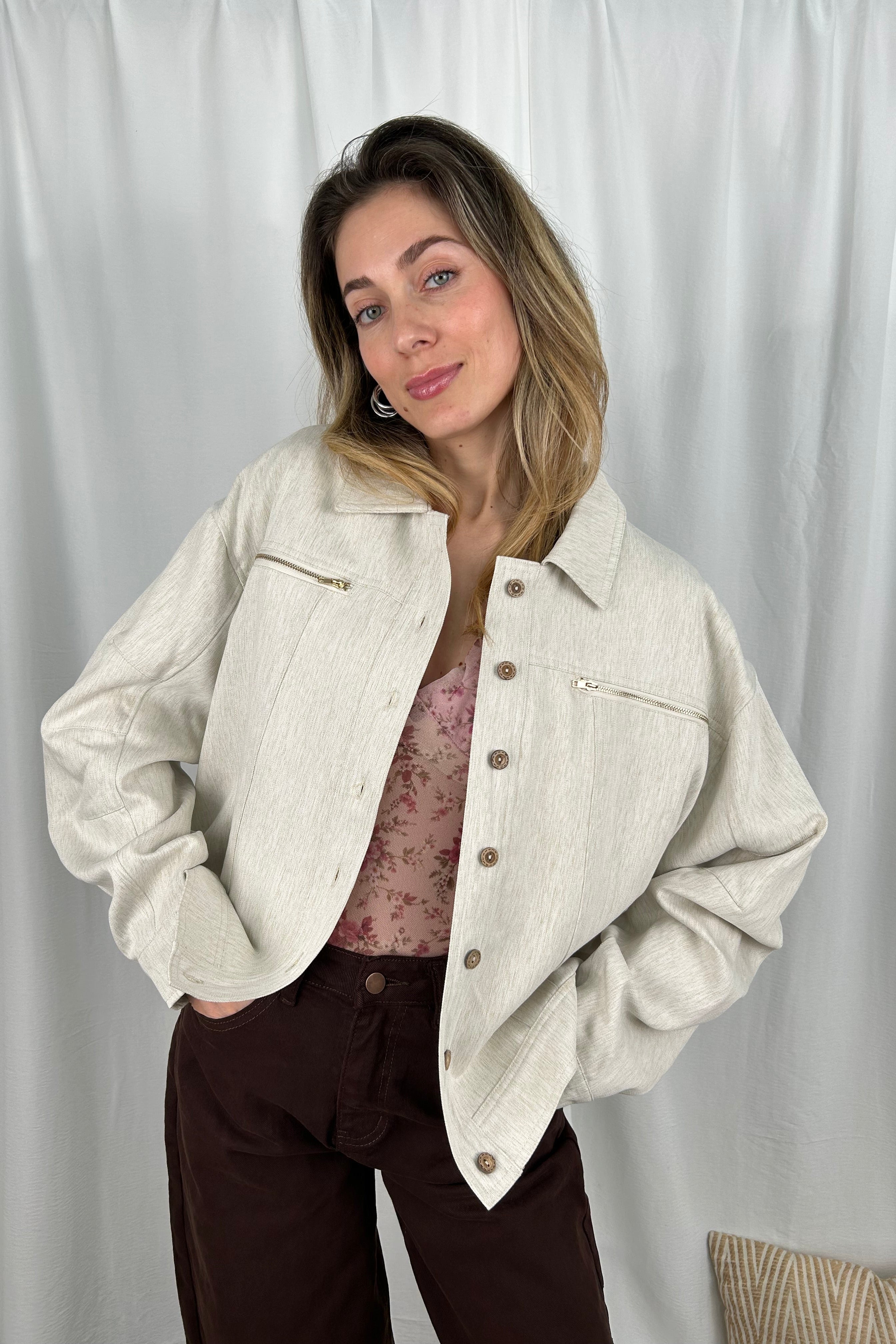 GIACCA JEANS CHIARO TAGLIO LEVIS E MANICHE CON DETTAGLI MOTOCICLISTA COL. NATURALE