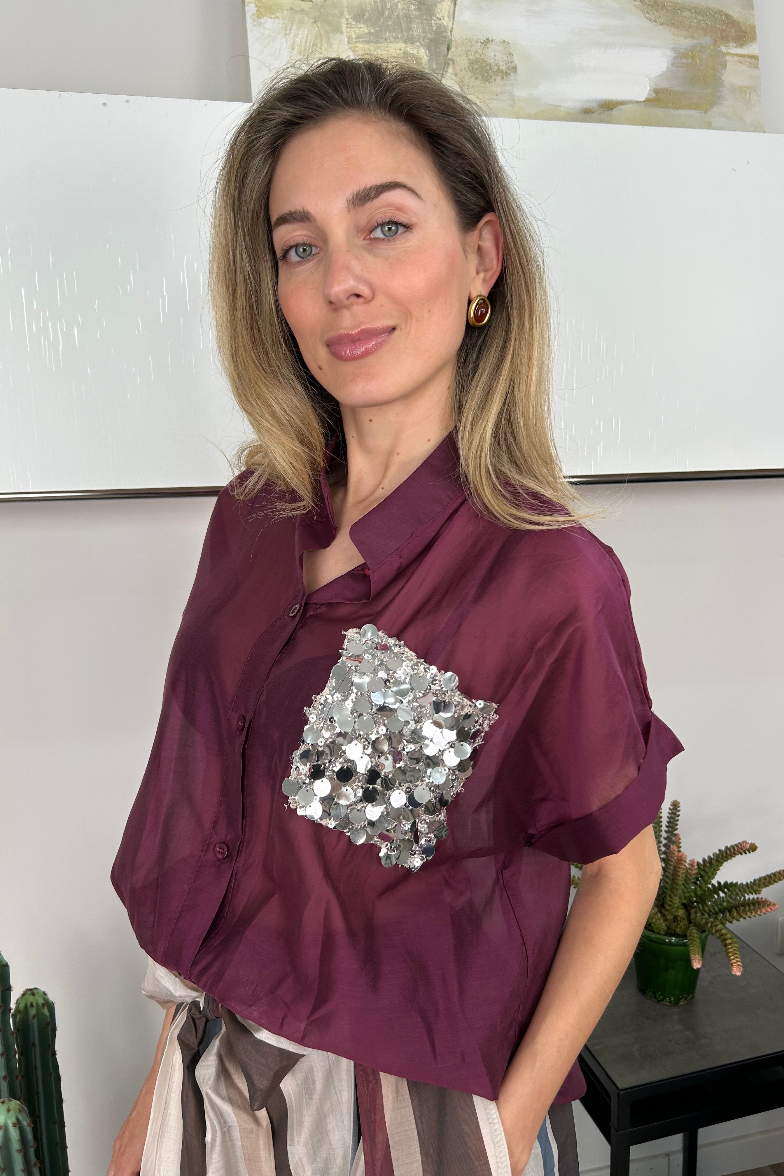 CAMICIA IN TENCEL SEMITRASPARENTE CON DETTAGLIO TASCA IN PAILLETTES COL INDIA