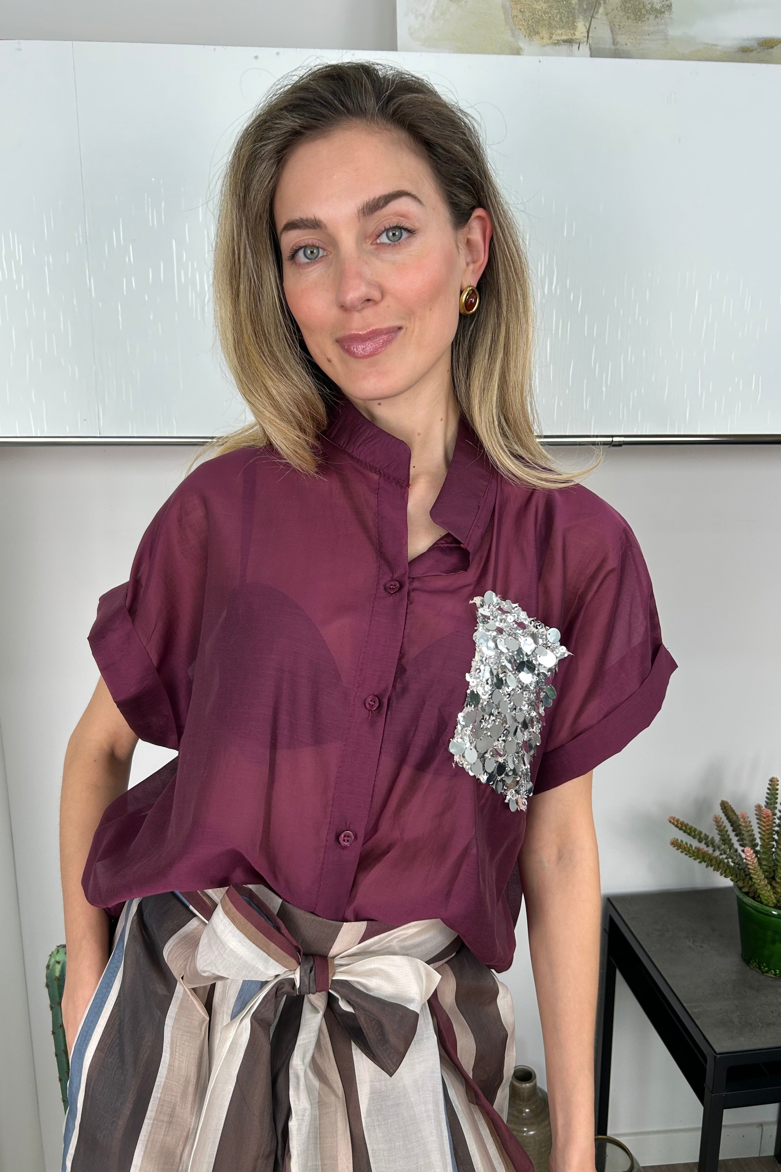 CAMICIA IN TENCEL SEMITRASPARENTE CON DETTAGLIO TASCA IN PAILLETTES COL INDIA