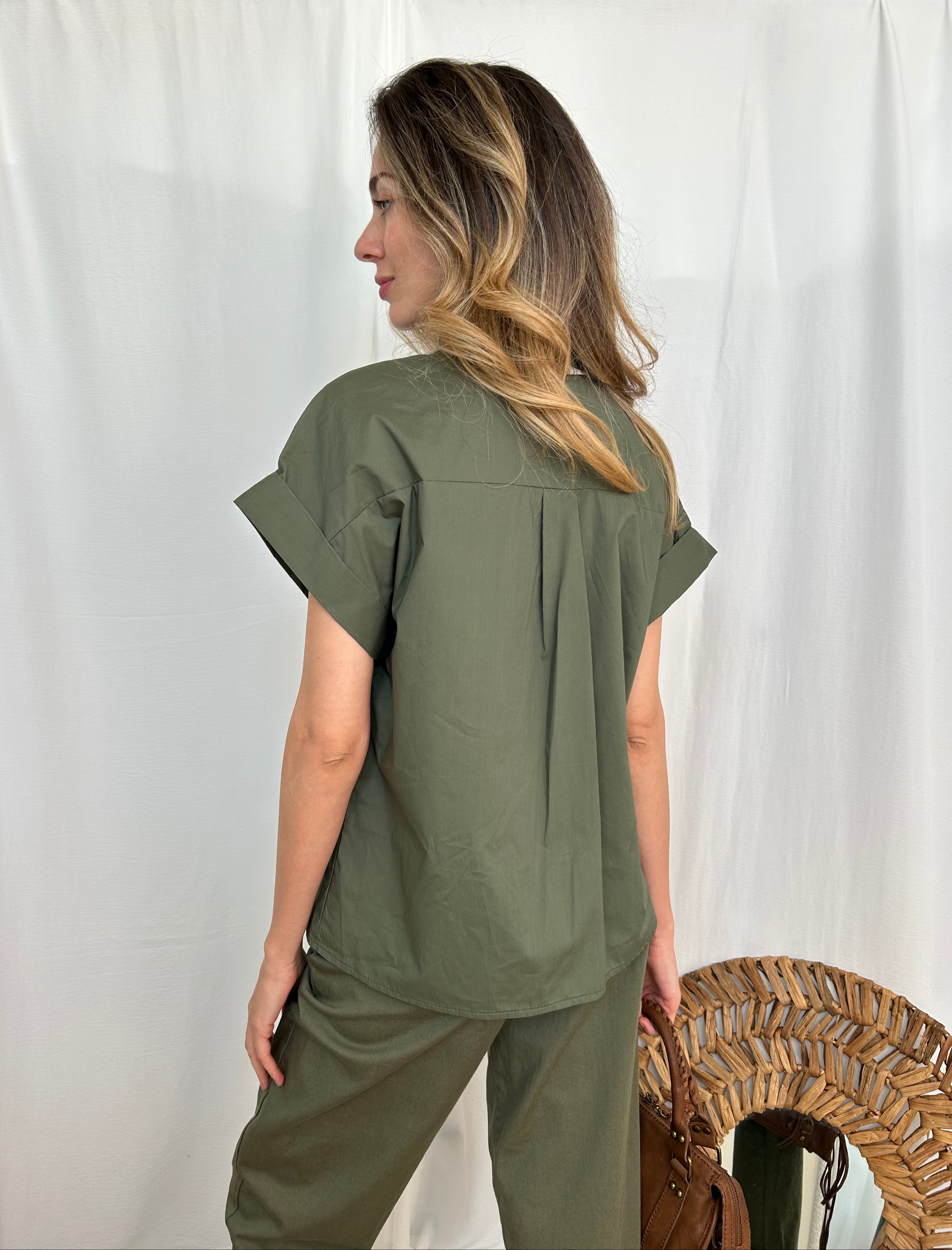 CAMICIA MEZZA MANICA CON FOULARD COL.VERDE MILITARE