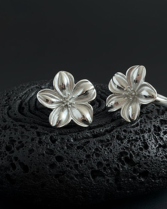 ANELLO SCULTOREO FIORE METALLO