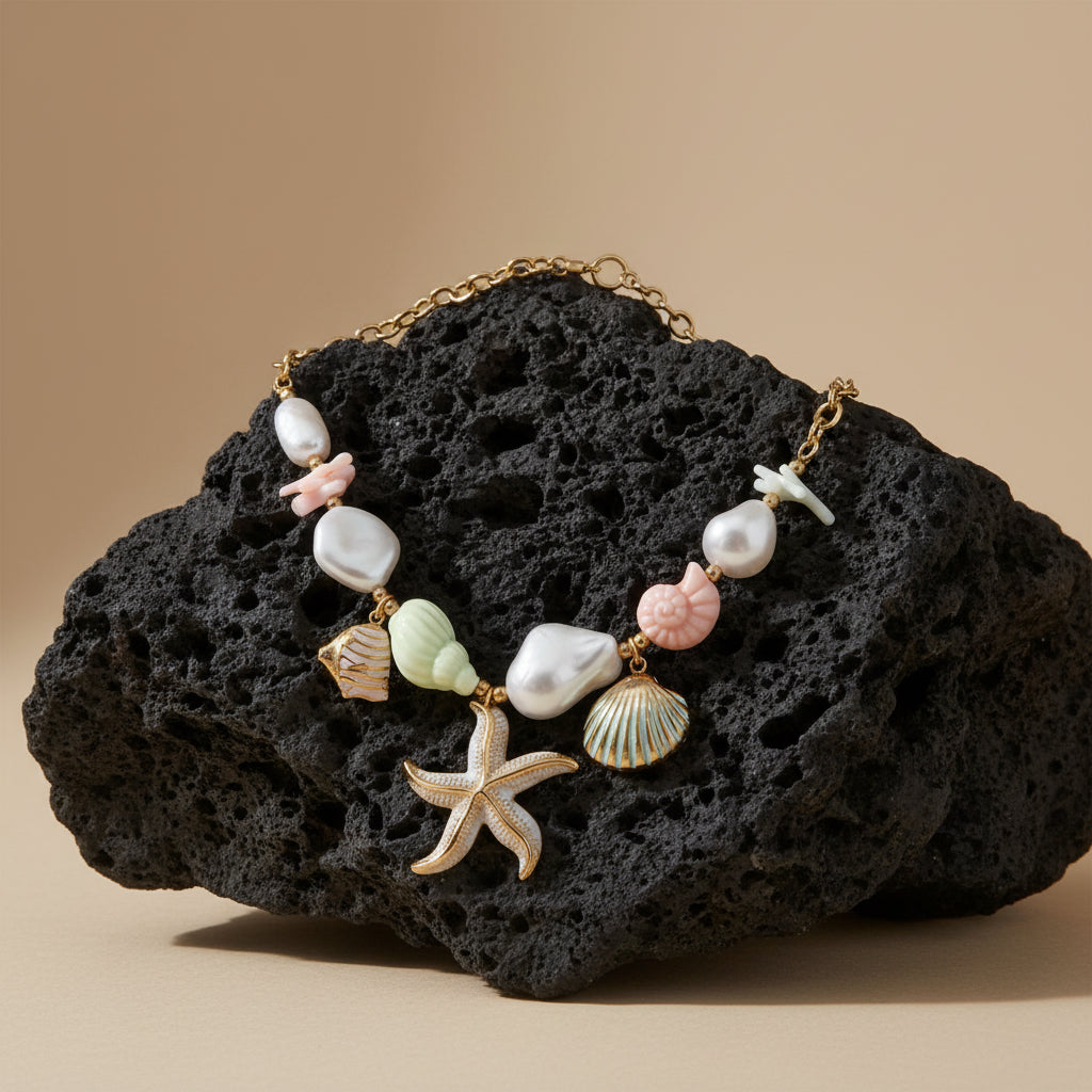 COLLANA ORO CON PERLE COLORATE E CIONDOLI MARINI