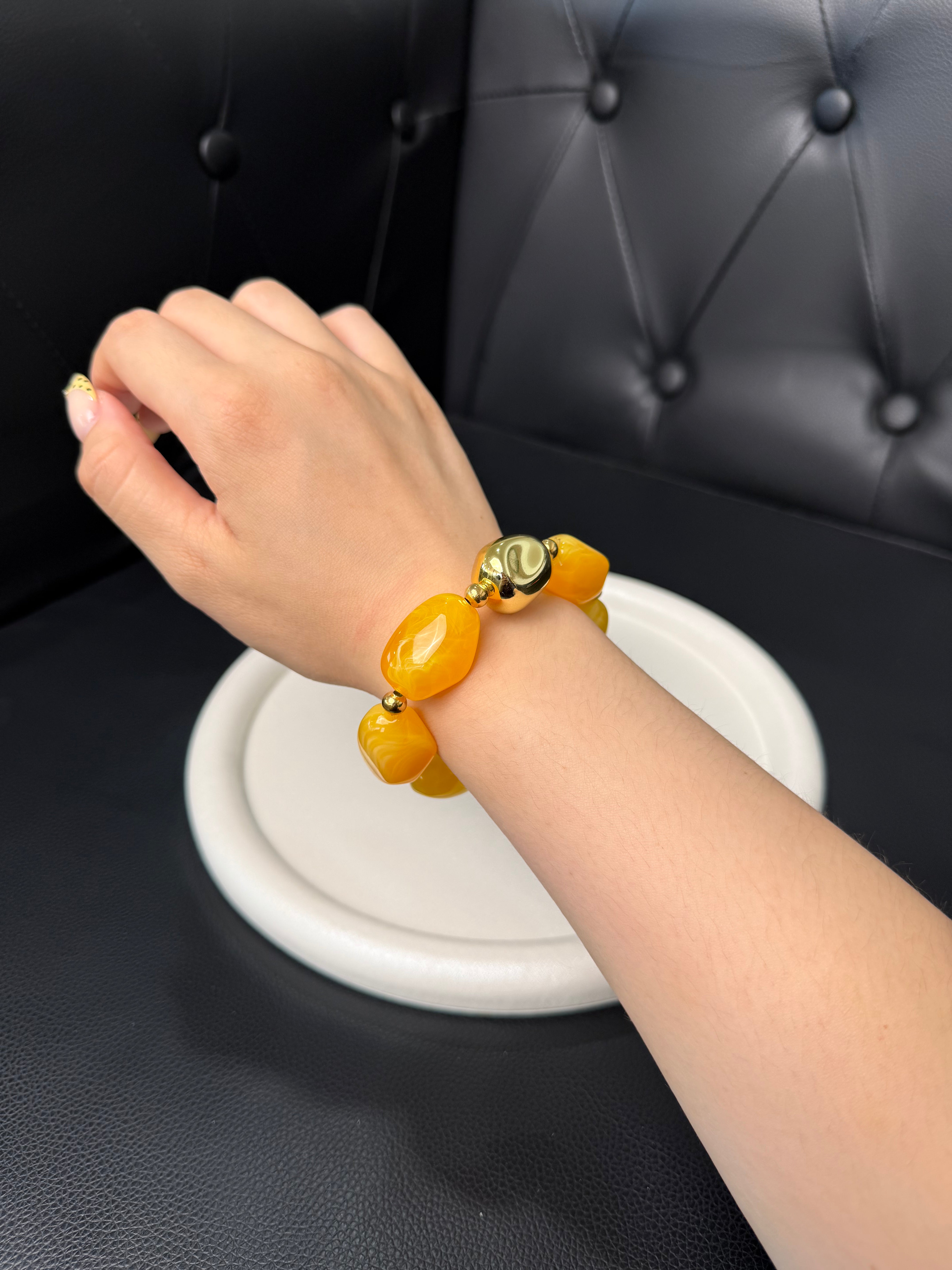 BRACCIALE CON PERLE IRREGOLARI E DISTANZIATORI ORO COL.GIALLO