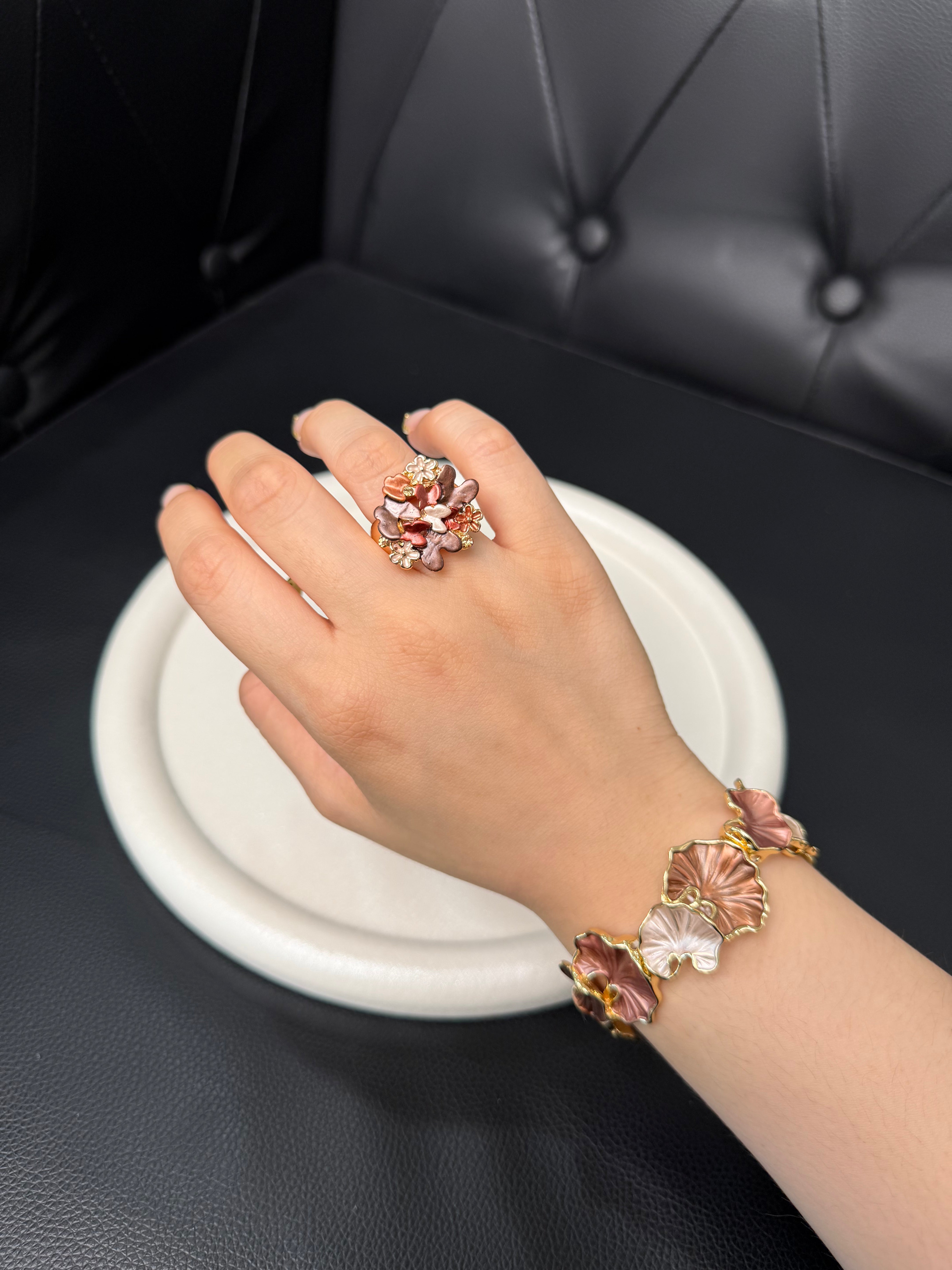 ANELLO ORO CON FIORE MARRONE