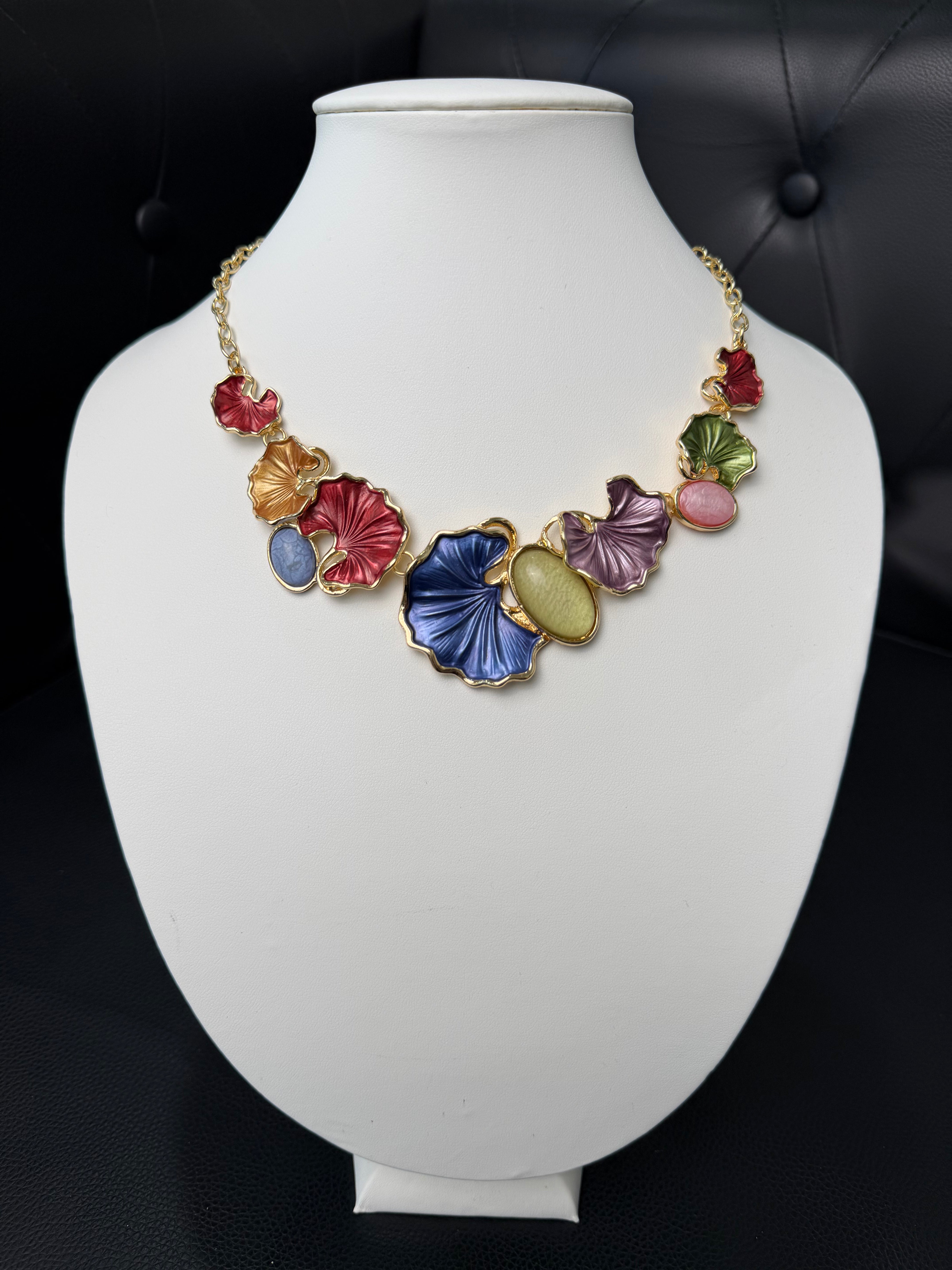 COLLANA FOGLIE CON PROFILI ORO COL.MULTICOLOR