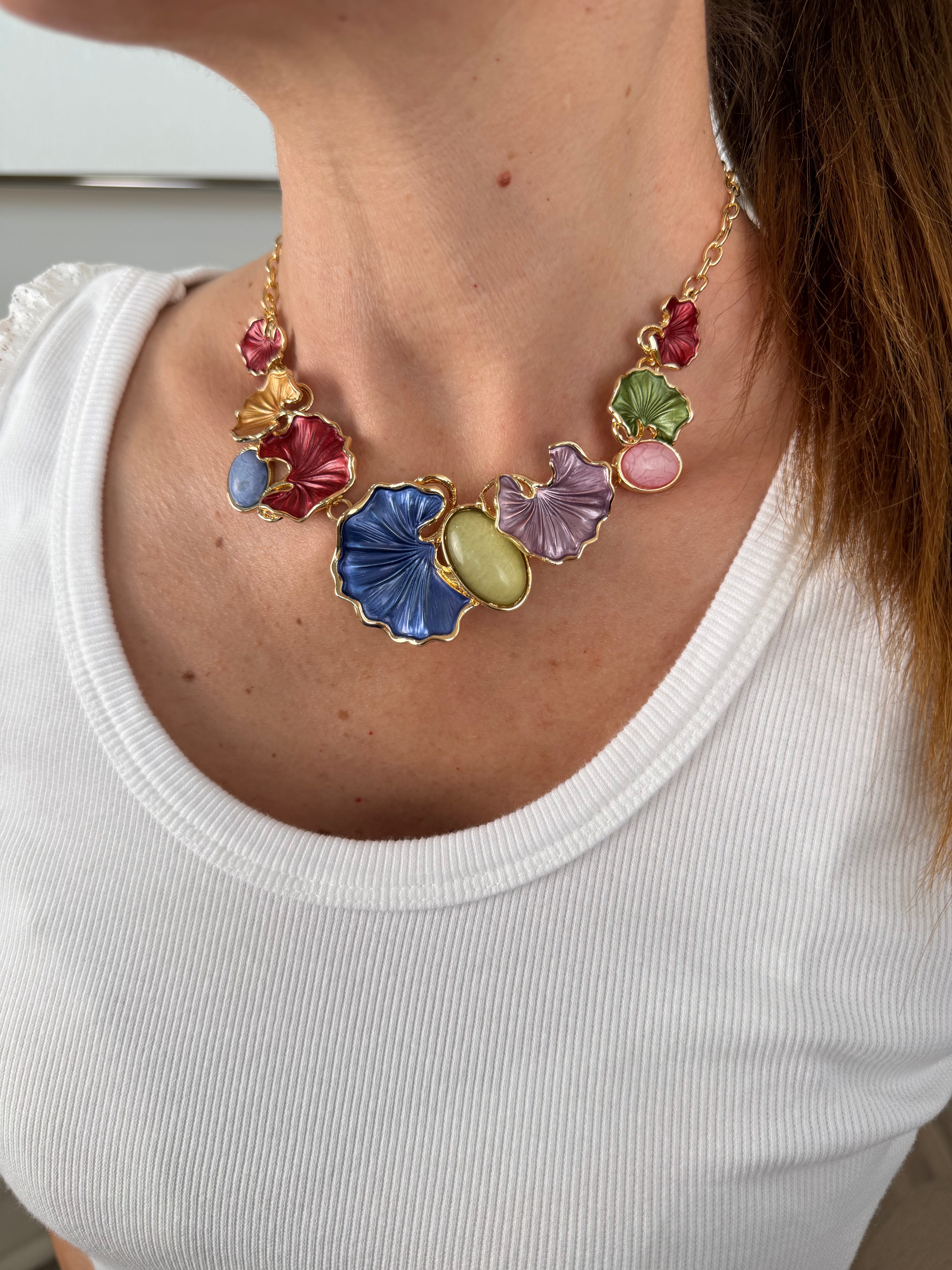 COLLANA FOGLIE CON PROFILI ORO COL.MULTICOLOR