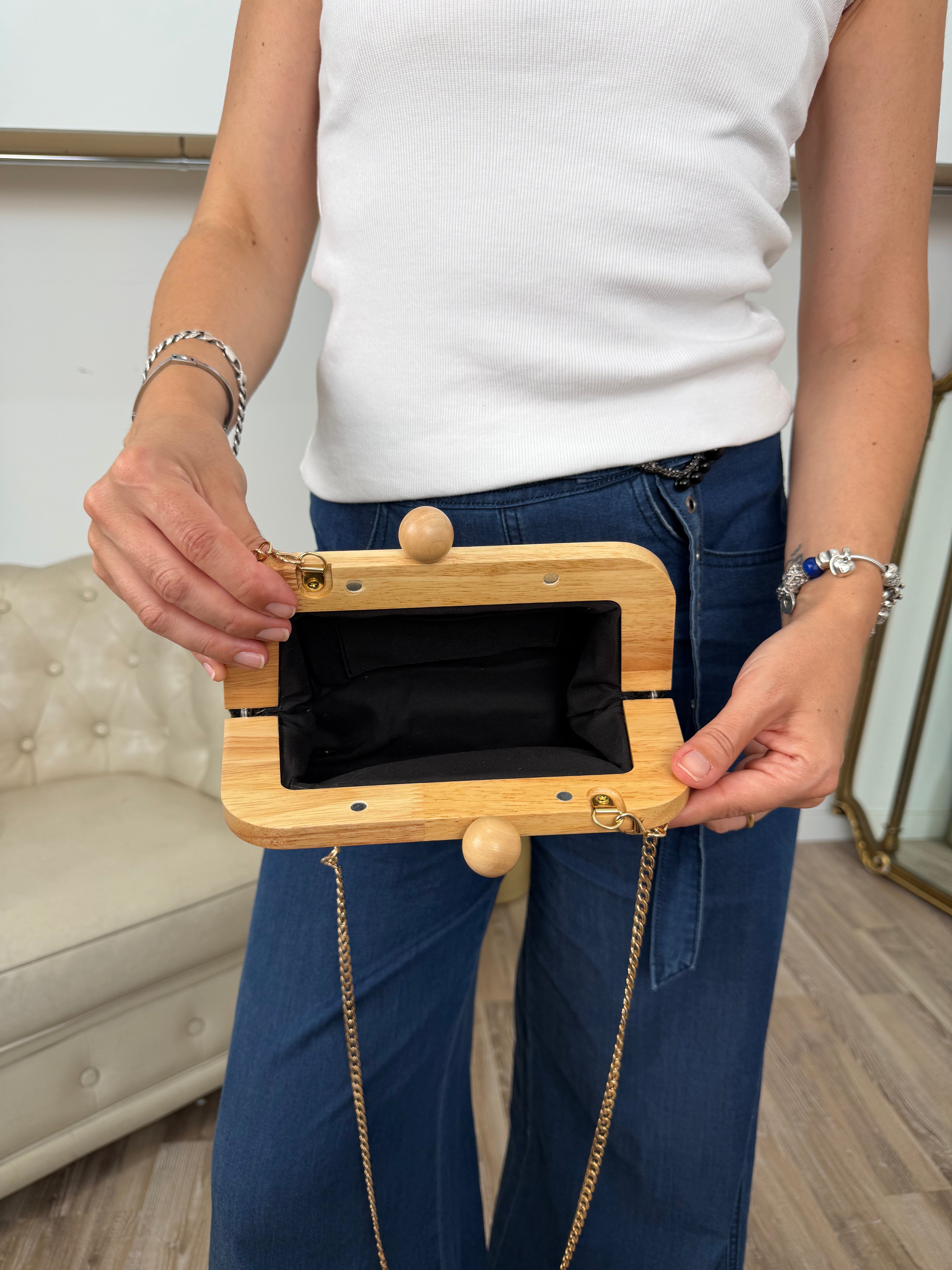 BORSA LEGNO & RICAMO CON CATENA ORO COL.NERO