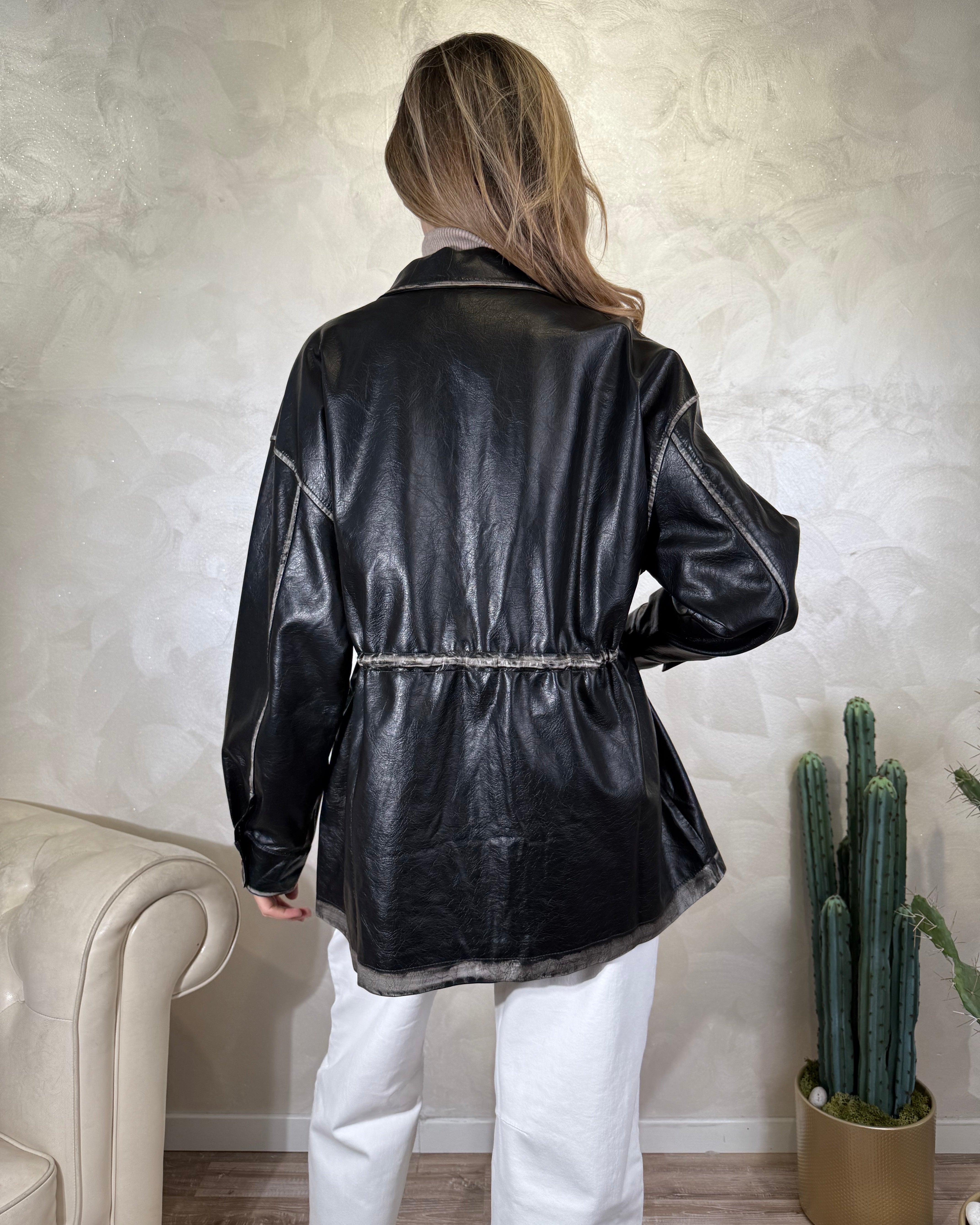 GIACCA ECOPELLE TASCONATA COL. NERO