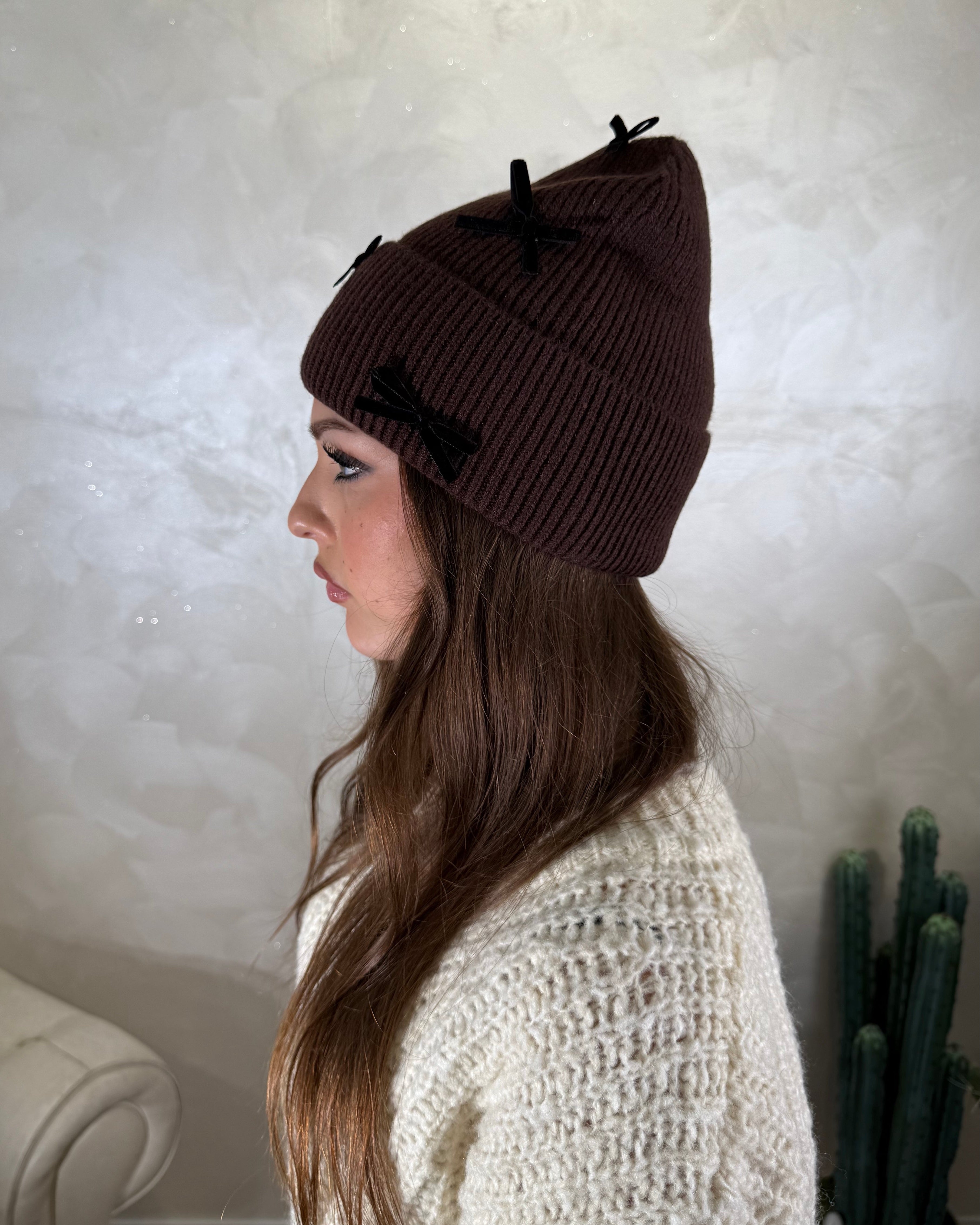 CAPPELLO CUFFIA CON FIOCCHETTI COL. MORO