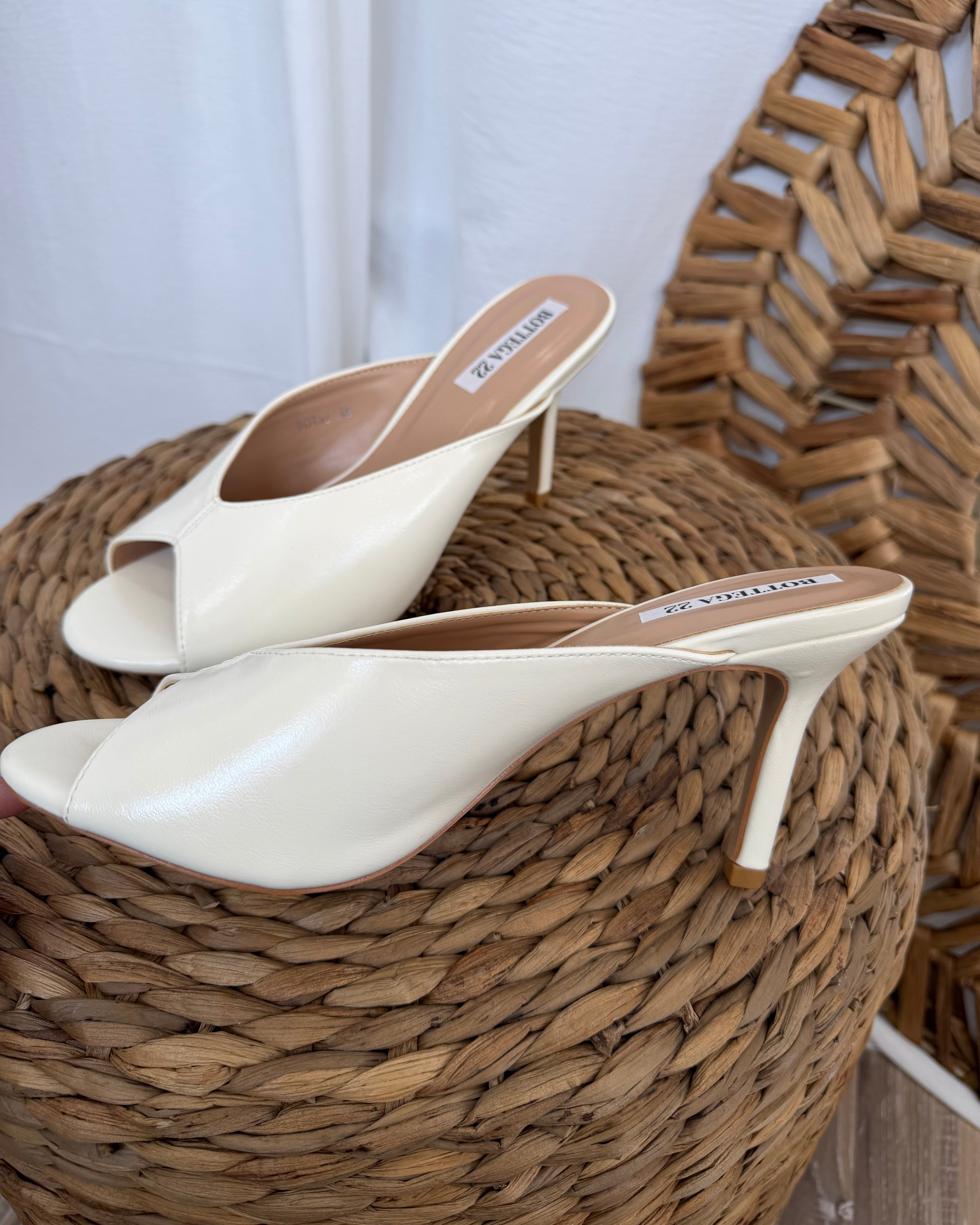 SCARPA MULES DONNA CREMA PUNTA APERTA COL BIANCO
