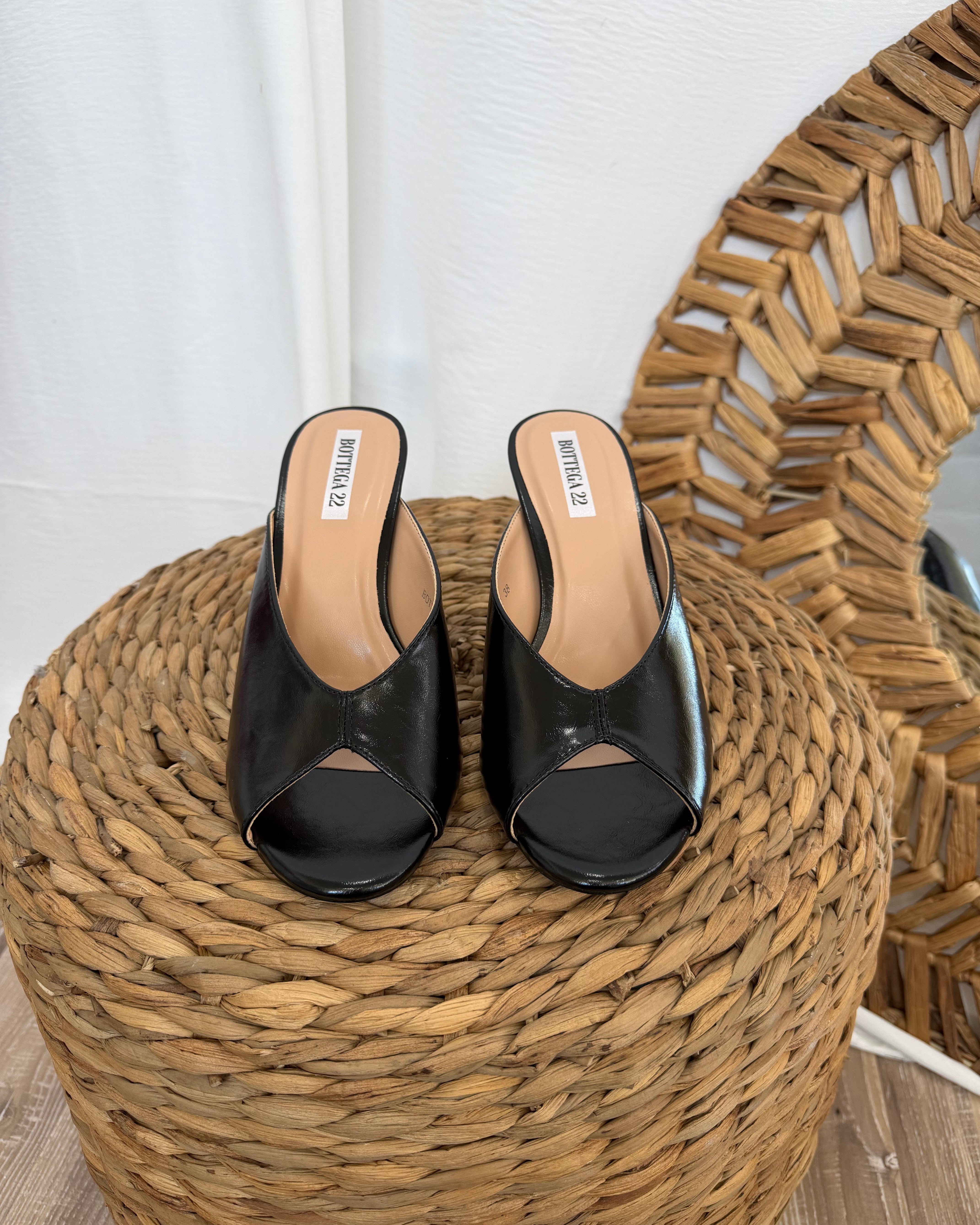 SCARPA MULES DONNA CREMA PUNTA APERTA COL NERO