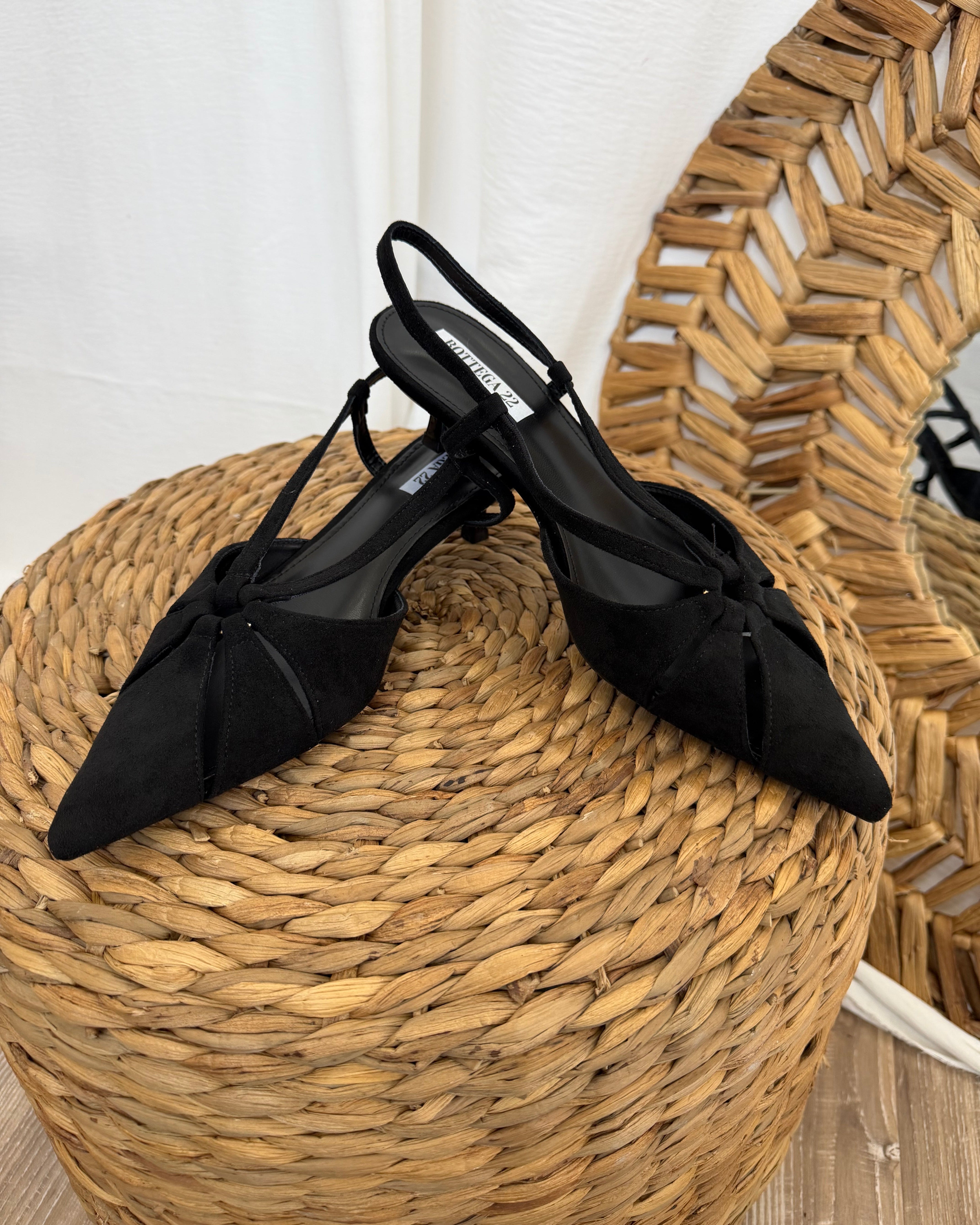 SCARPA SLINGBACK DONNA PUNTA AFFUSOLATA COL NERO