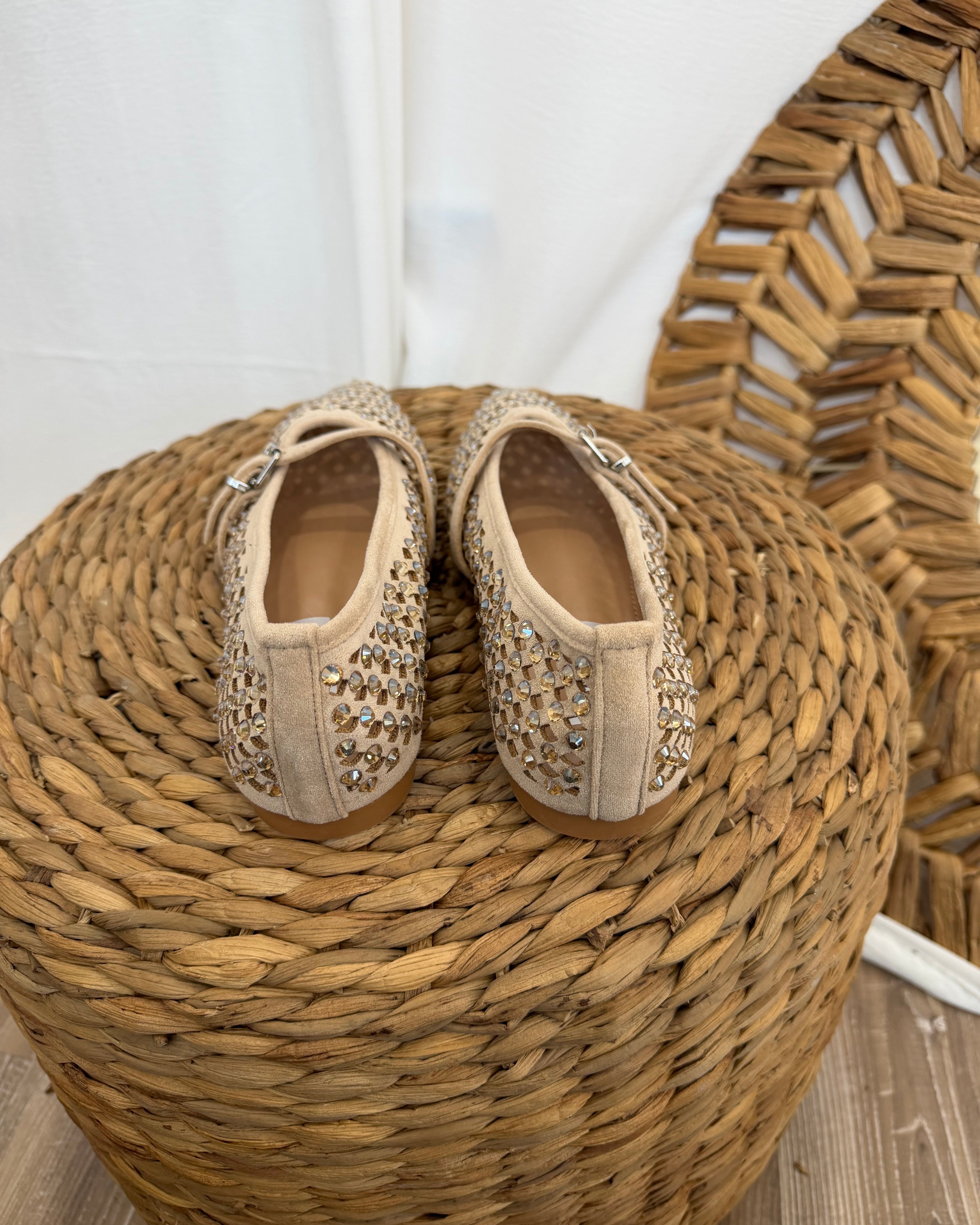 BALLERINA INTRECCIATA CON BORCHIE STRASS E CINTURINO COL.NUDE