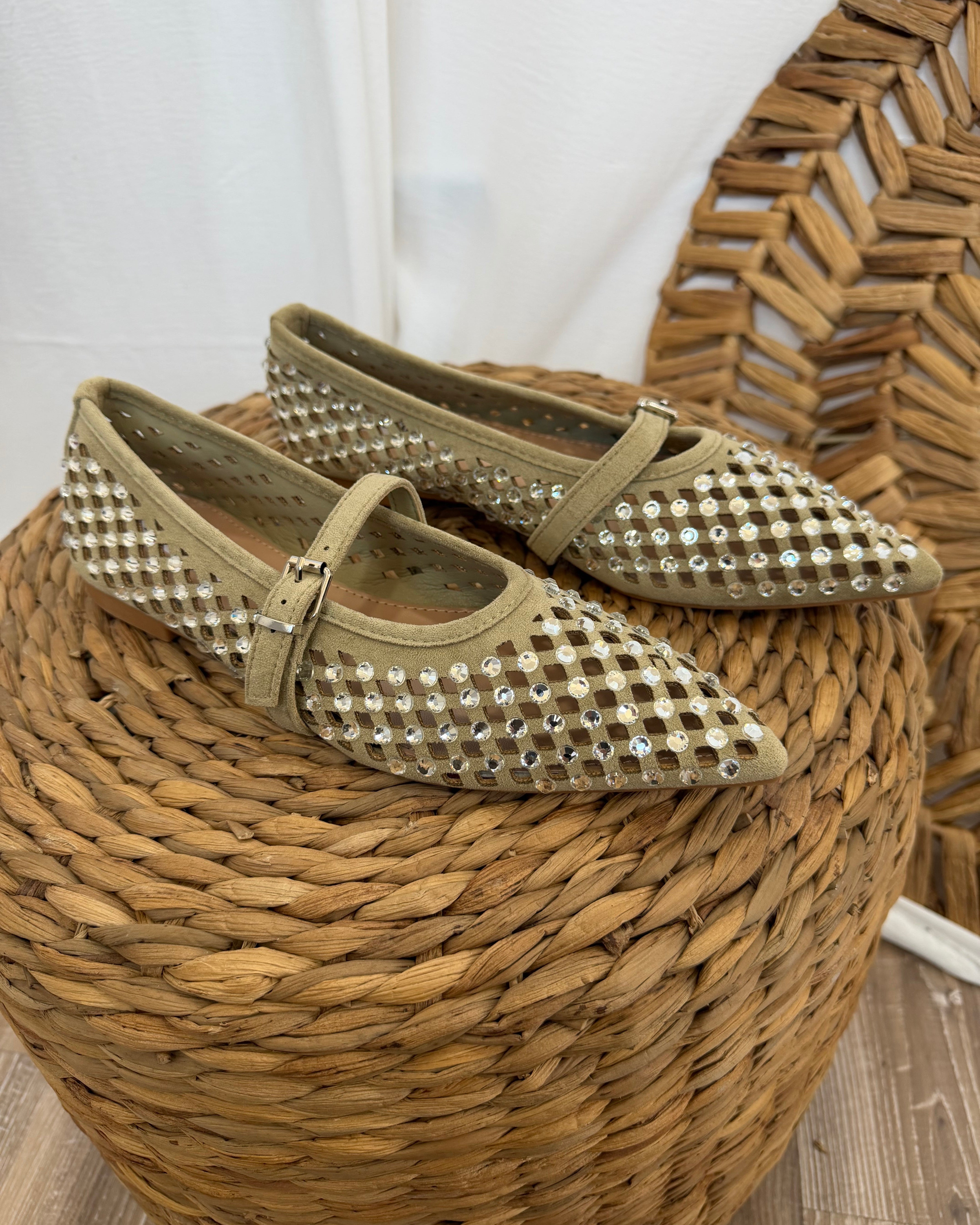 BALLERINA INTRECCIATA CON BORCHIE STRASS E CINTURINO COL.LIGHT GREEN