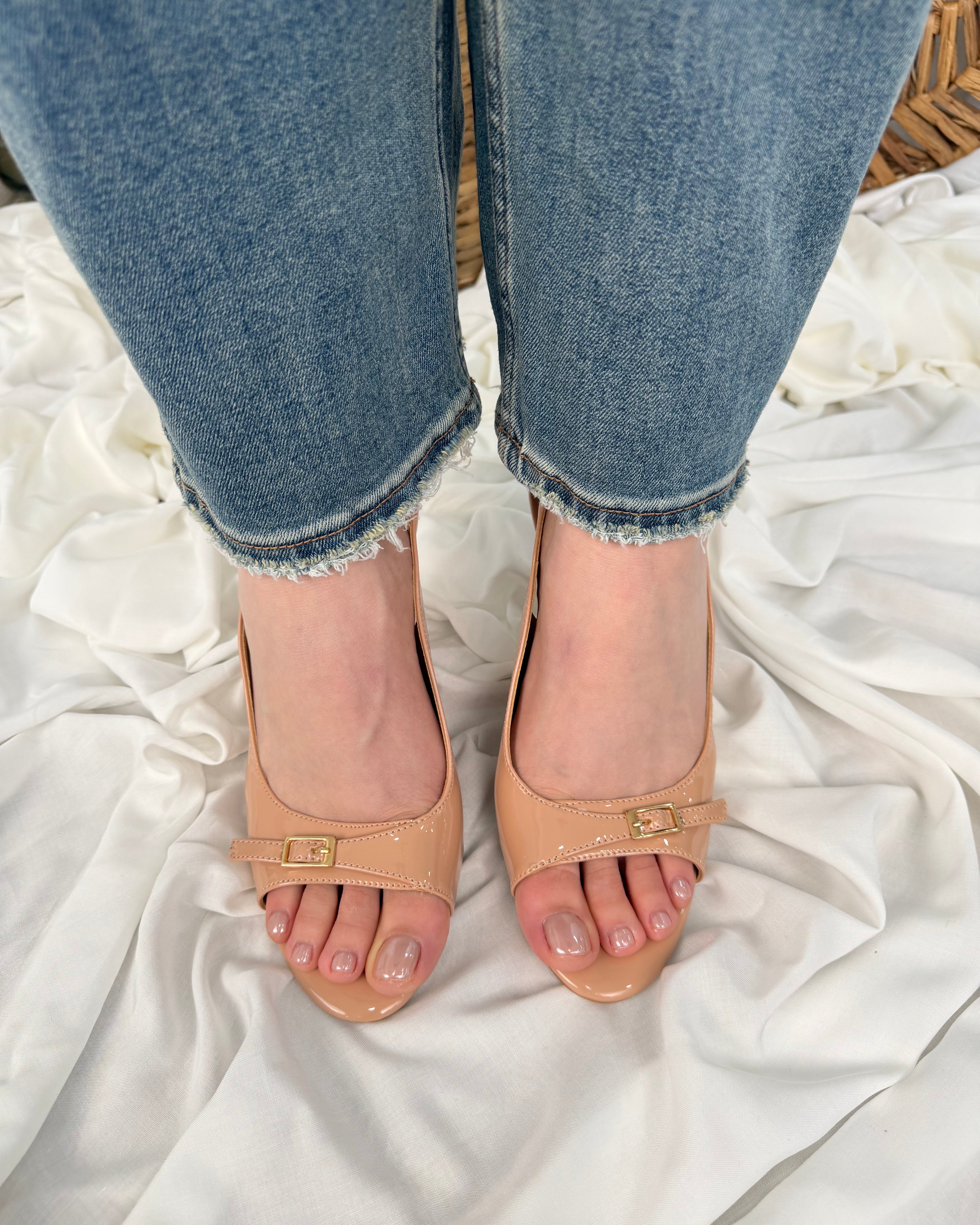 SLINGBACK LUCIDA CON FIBBIA DORATA COL.NUDE