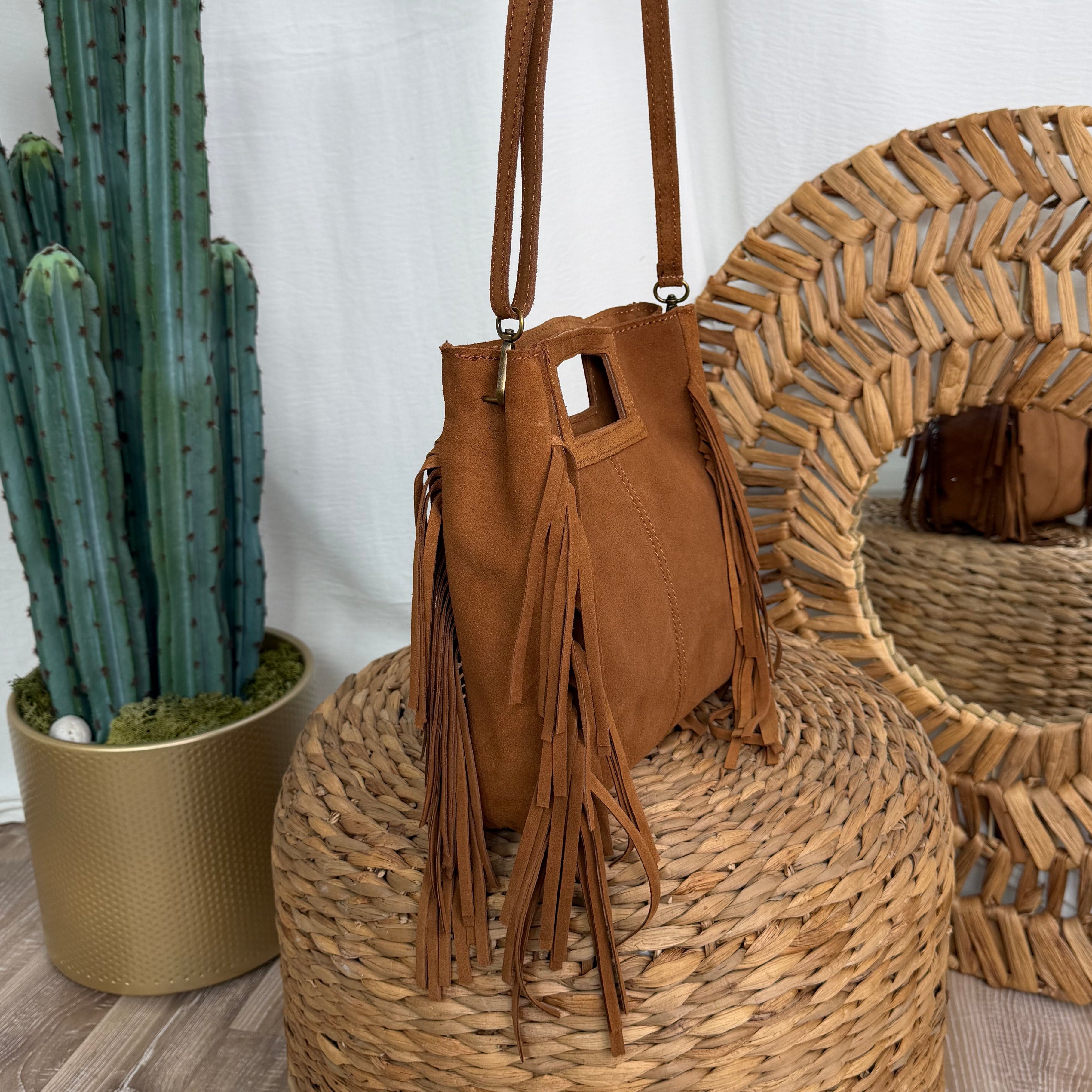 BORSA IN VERA PELLE SCAMOSCIATA CON FRANGE COL. BISCOTTO