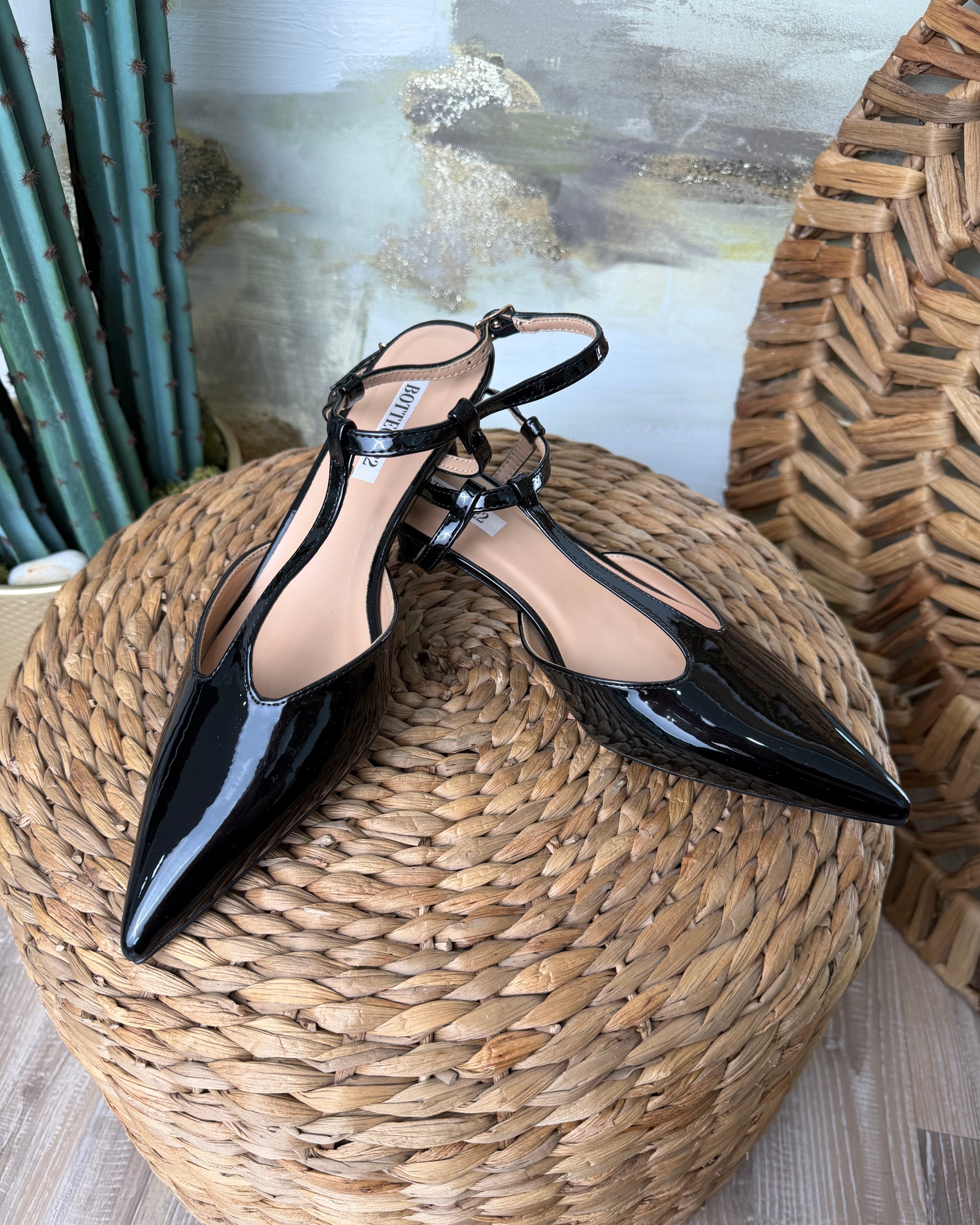 SLINGBACK VERNICE CON PUNTA AFFUSOLATA COL. NERO