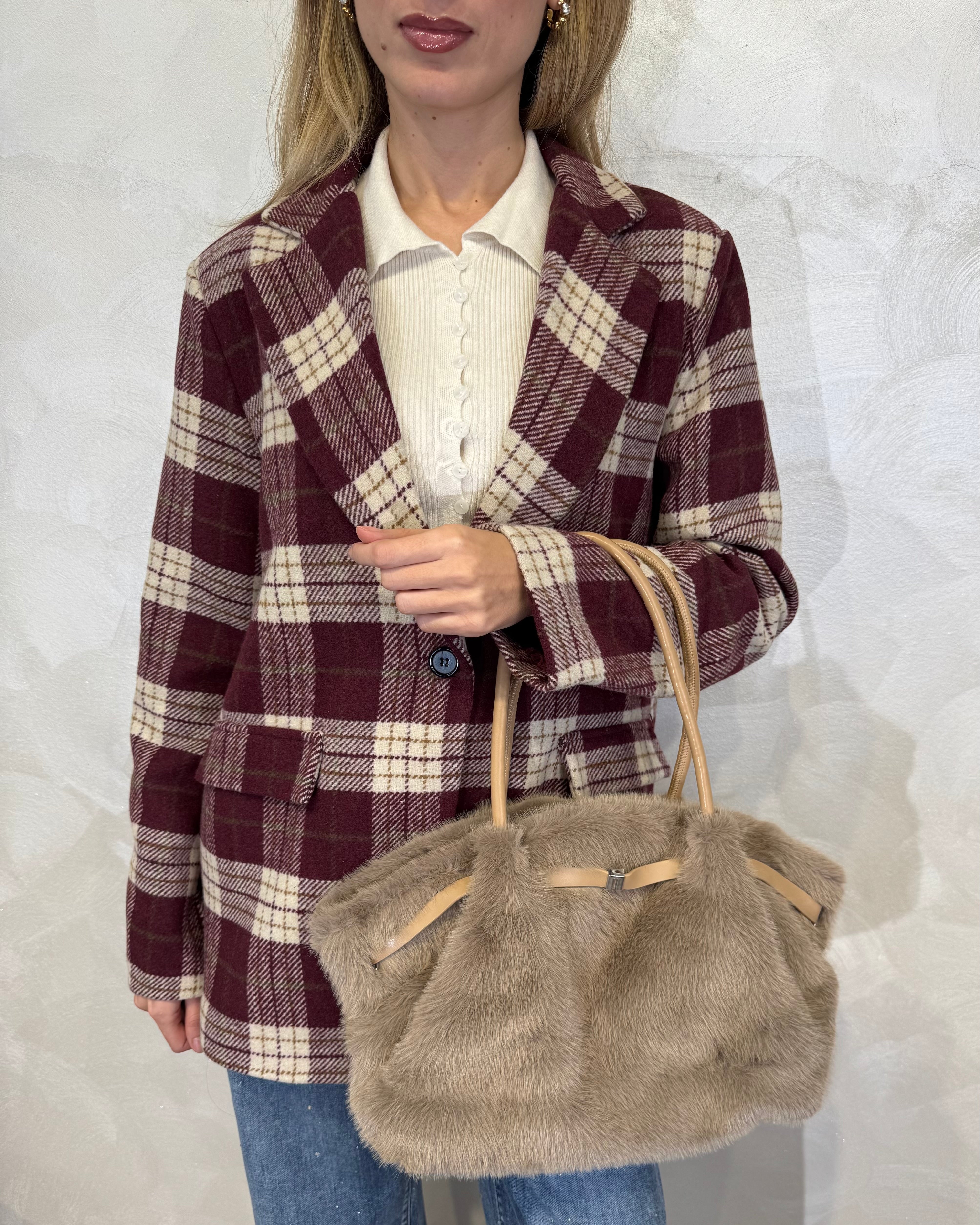 BORSA MORBIDA IN ECO PELLICCIA COL. BEIGE