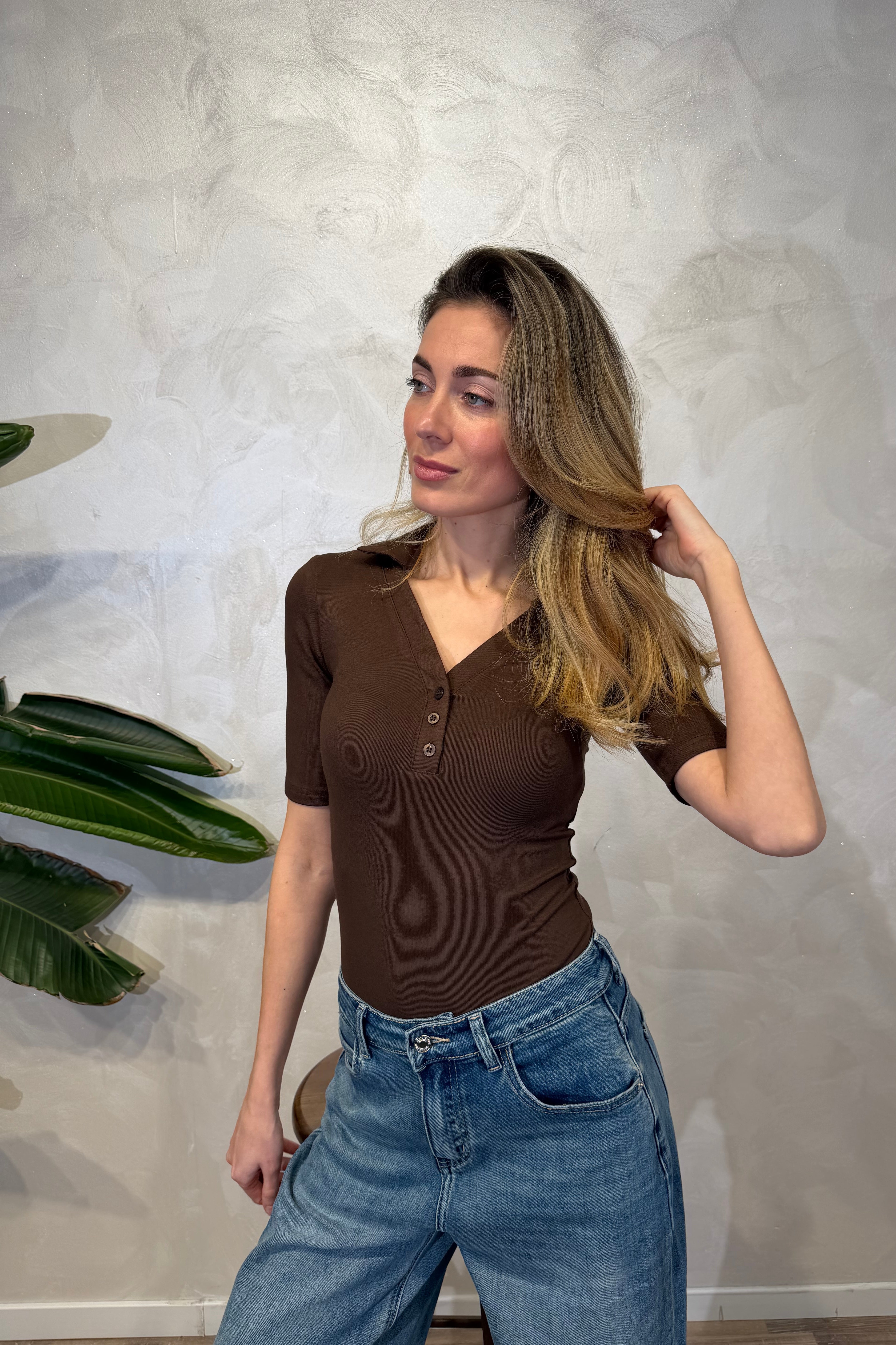 BODY ADERENTE CON SCOLLO POLO A BOTTONCINI COL.MORO