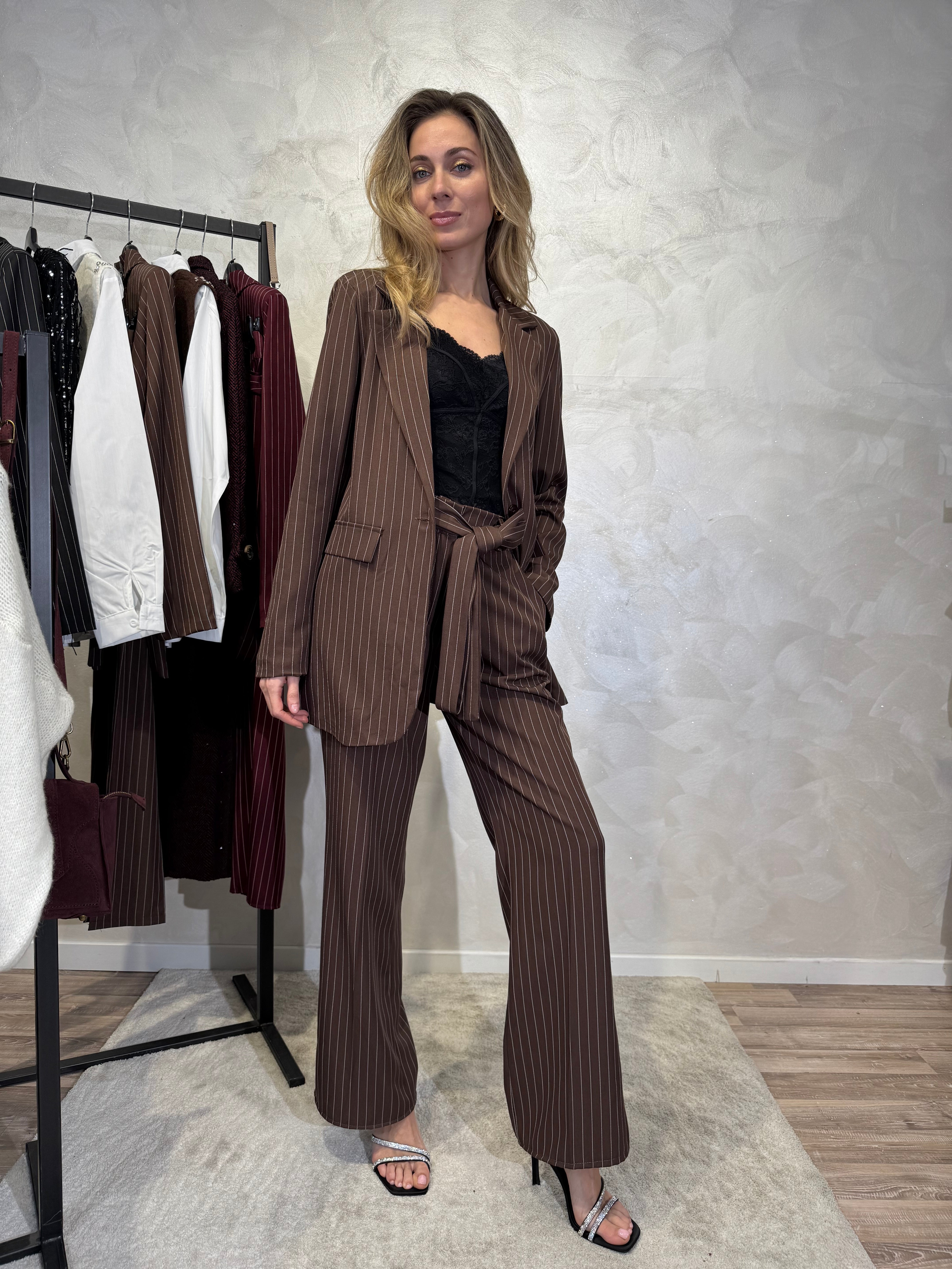 COMPLETO GESSATO  CONTEMPORANEO COL. MORO