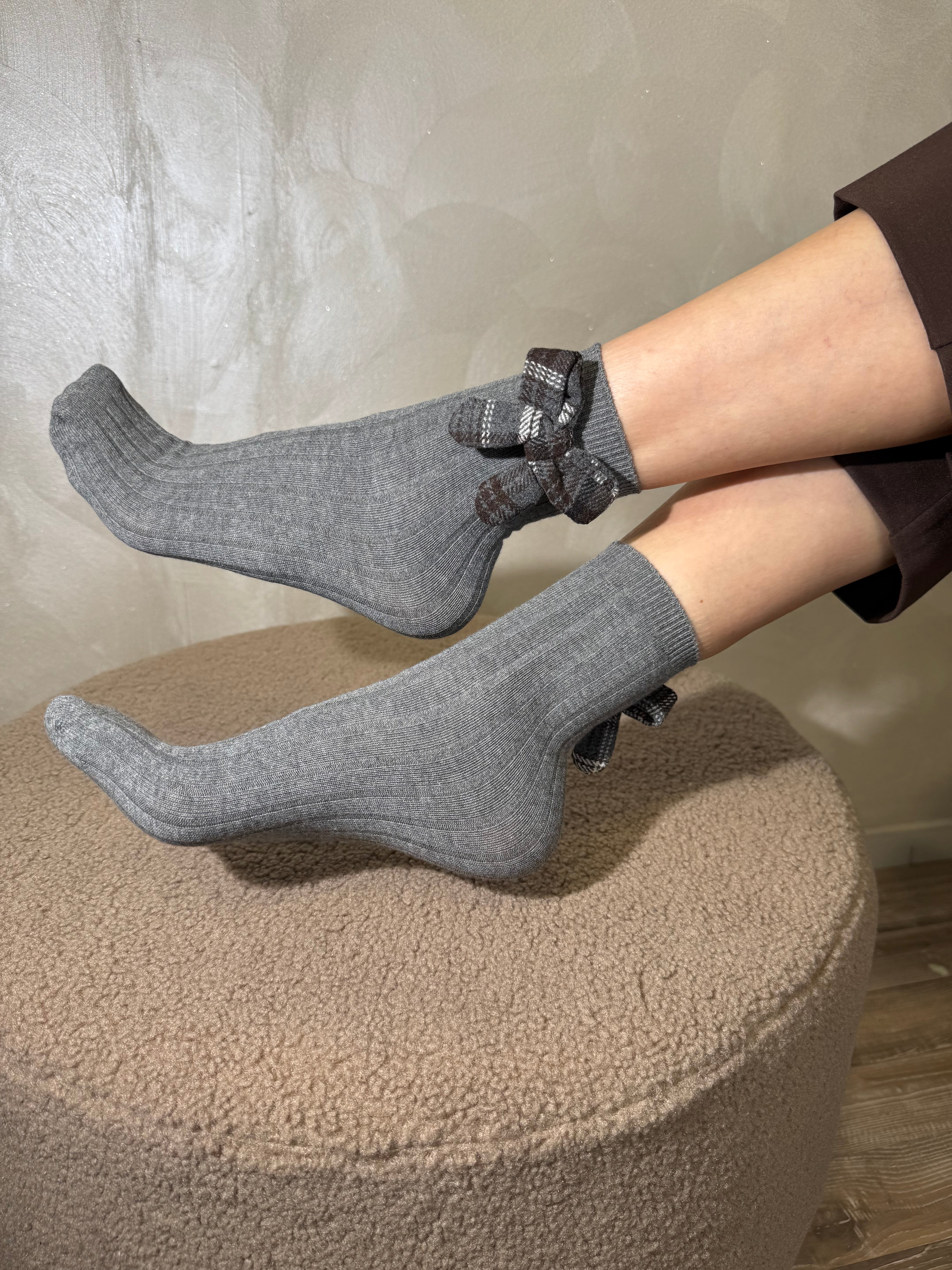 CALZINO CON APPLICAZIONE COL.GRIGIO