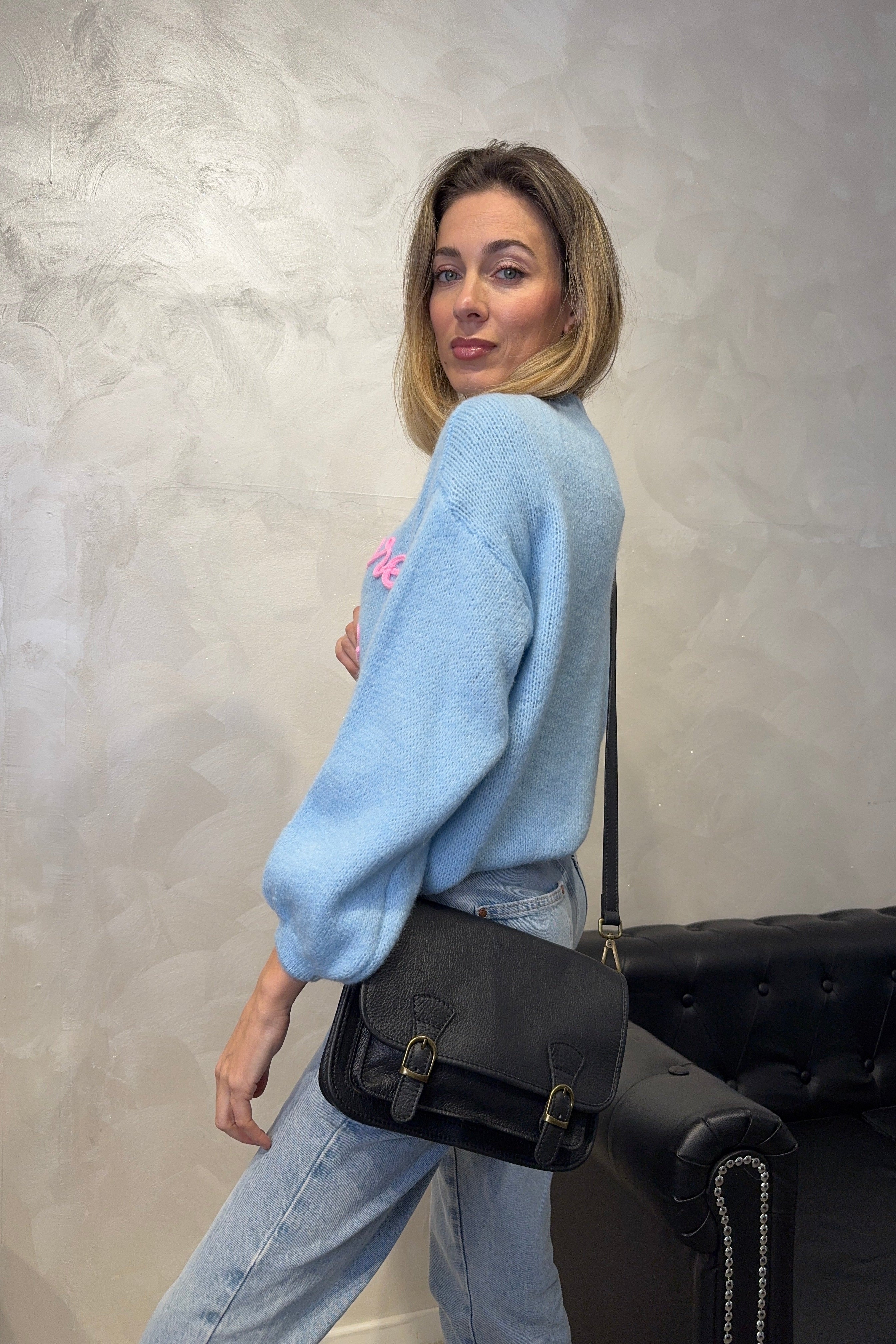 MAGLIONE CON RICAMO "HO SEMPRE RAGIONE" COL.CELESTE