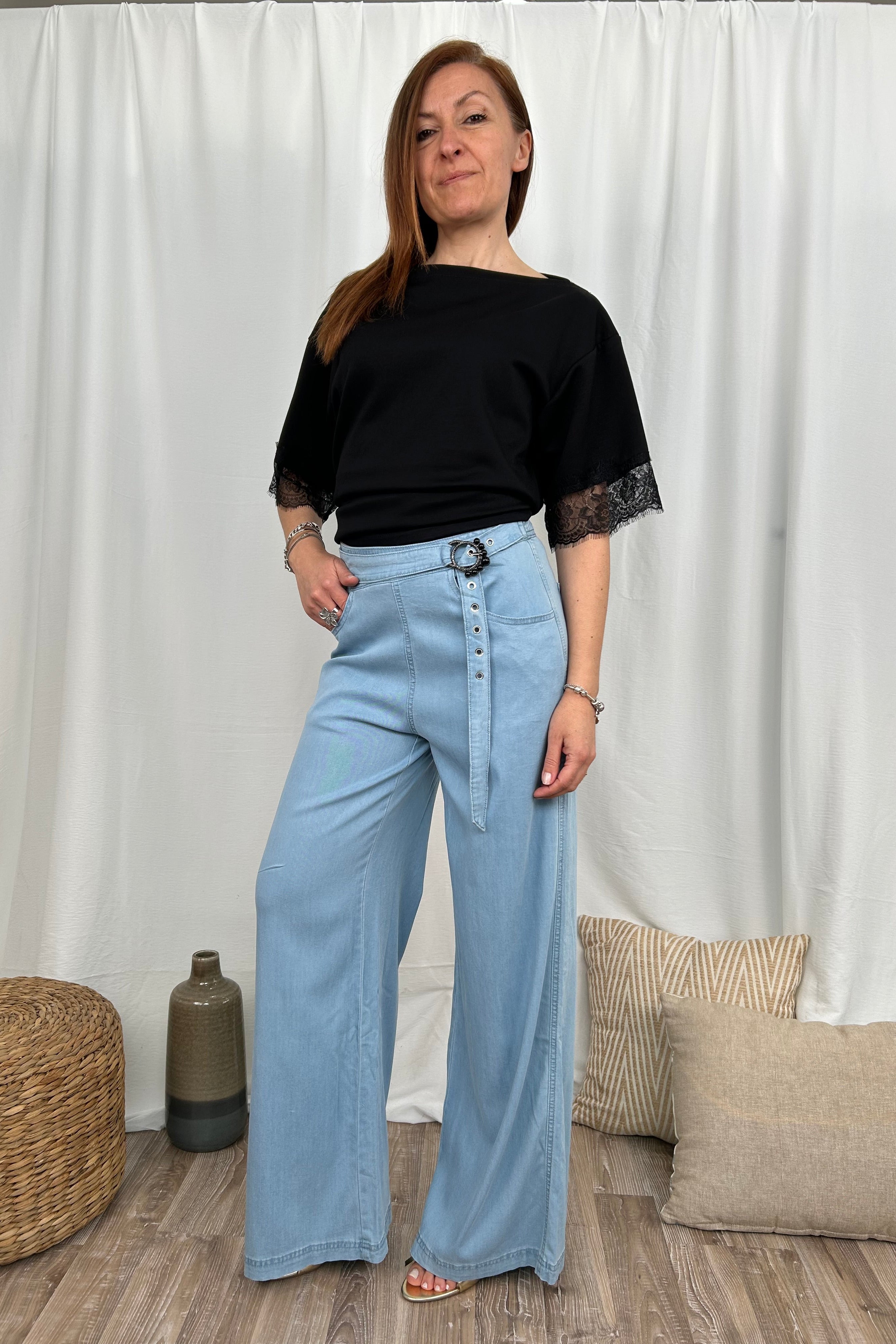 PANTALONI IN CHAMBRAY CON CINTURA DECORATIVA COL. CHIARO