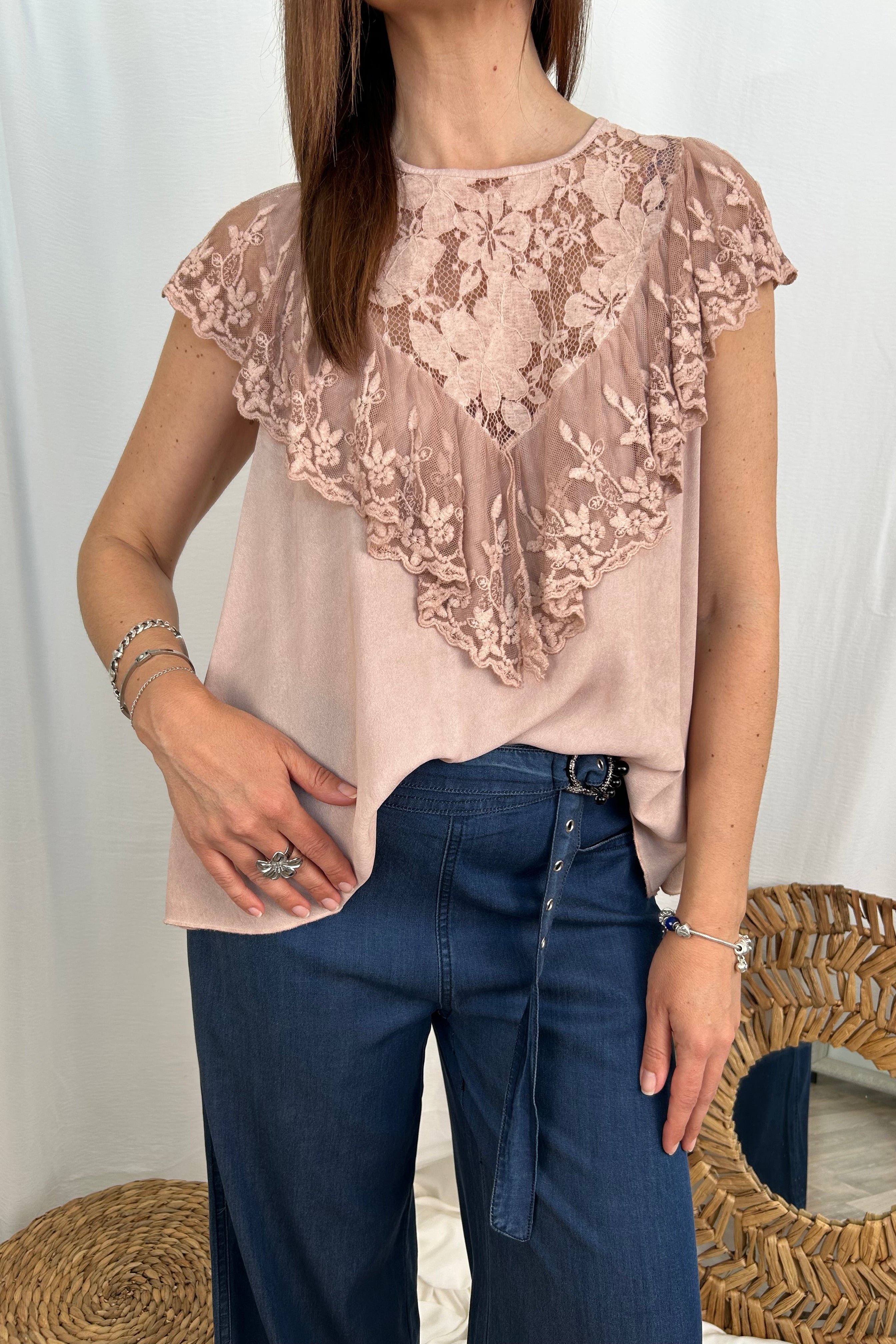 TOP IN PIZZO RICAMATO CON EFFETTO TINTA A FREDDO COL. ROSA ANTIQUE