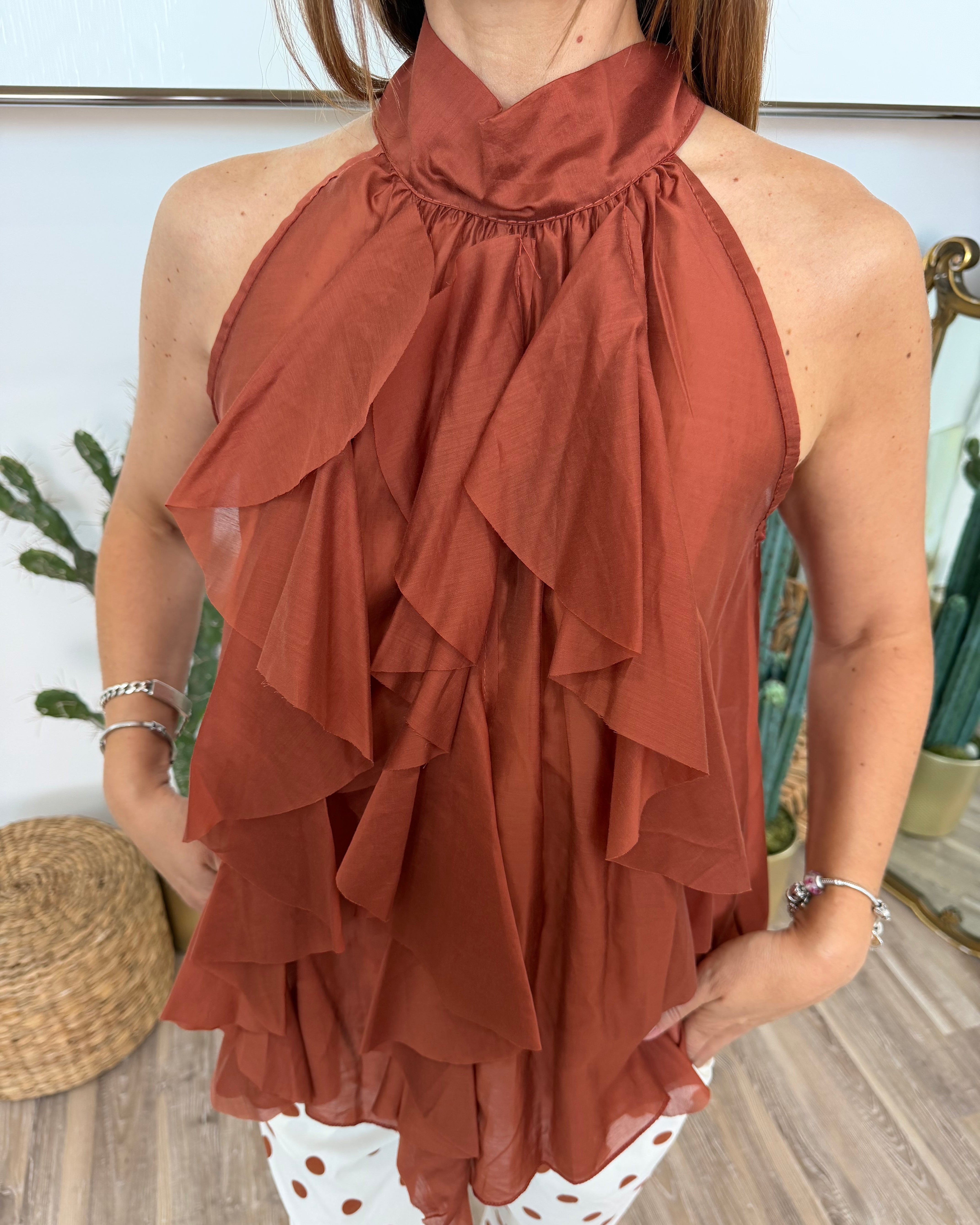 TOP SCOLLO AMERICANO CON ROUCHES FRONTALI COL. COCCIO