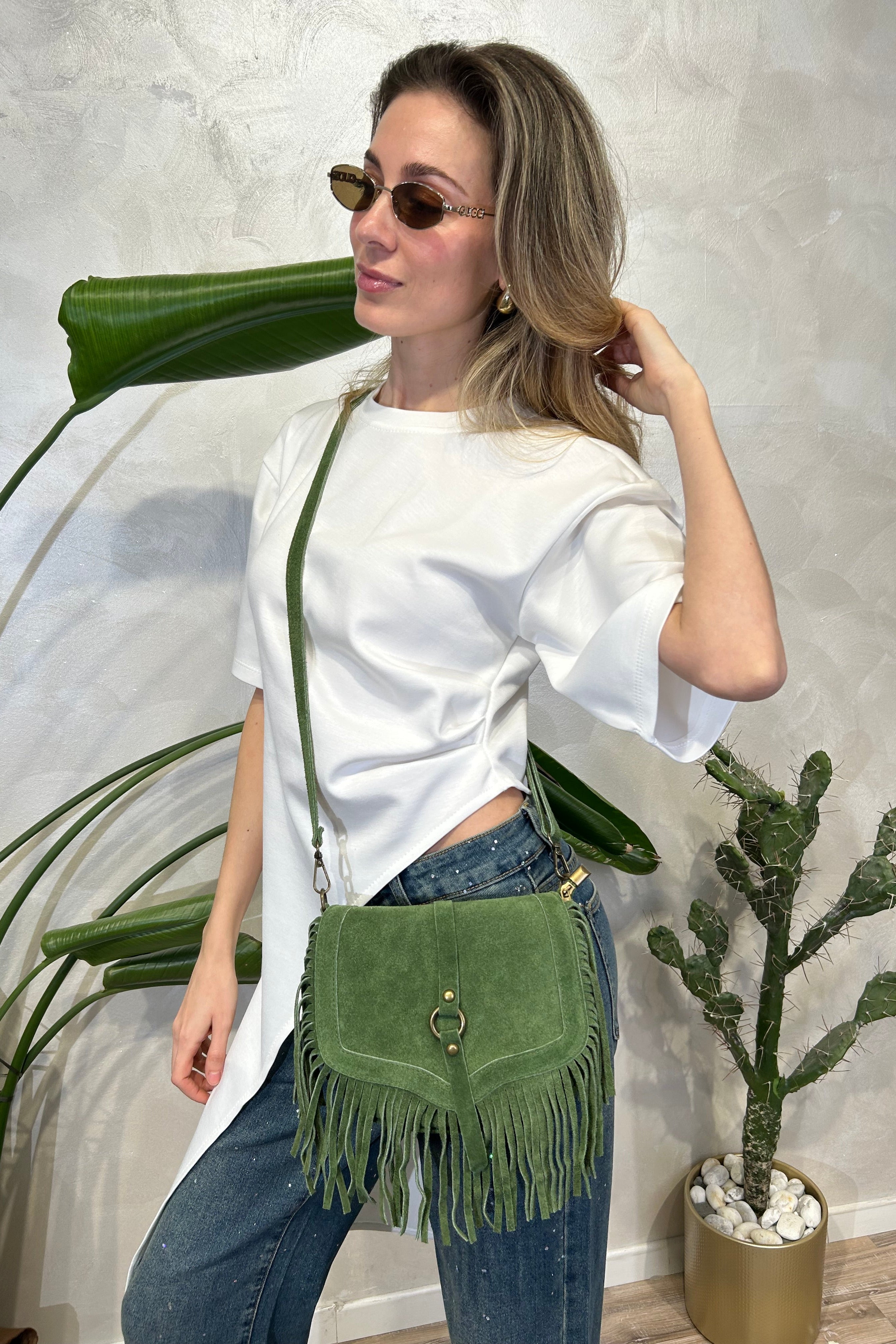 BORSA IN VERA PELLE SCAMOSCIATA CON FRANGE E TRACOLLA COL.VERDE