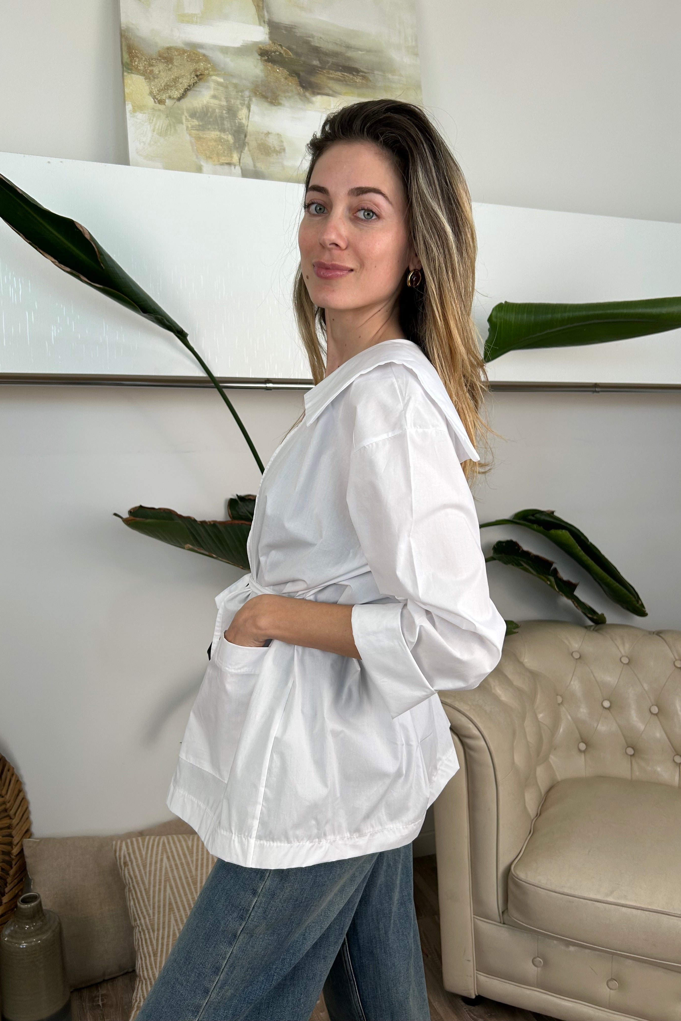 CAMICIA SPOLVERINO IN COTONE CON CINTURA COL. BIANCO