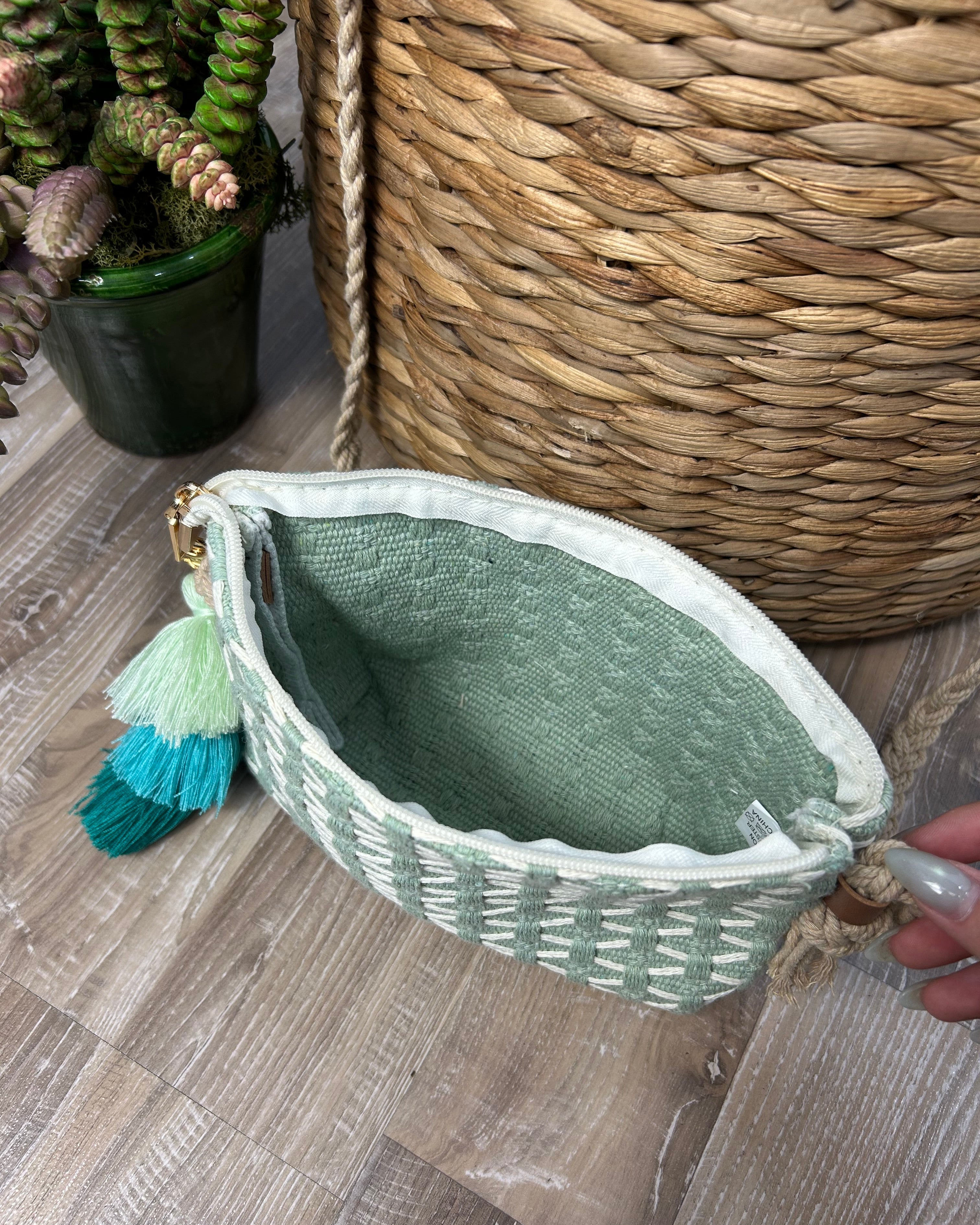 BORSA MINI RAFIA COLOR TASSELS COL. VERDE ACQUA