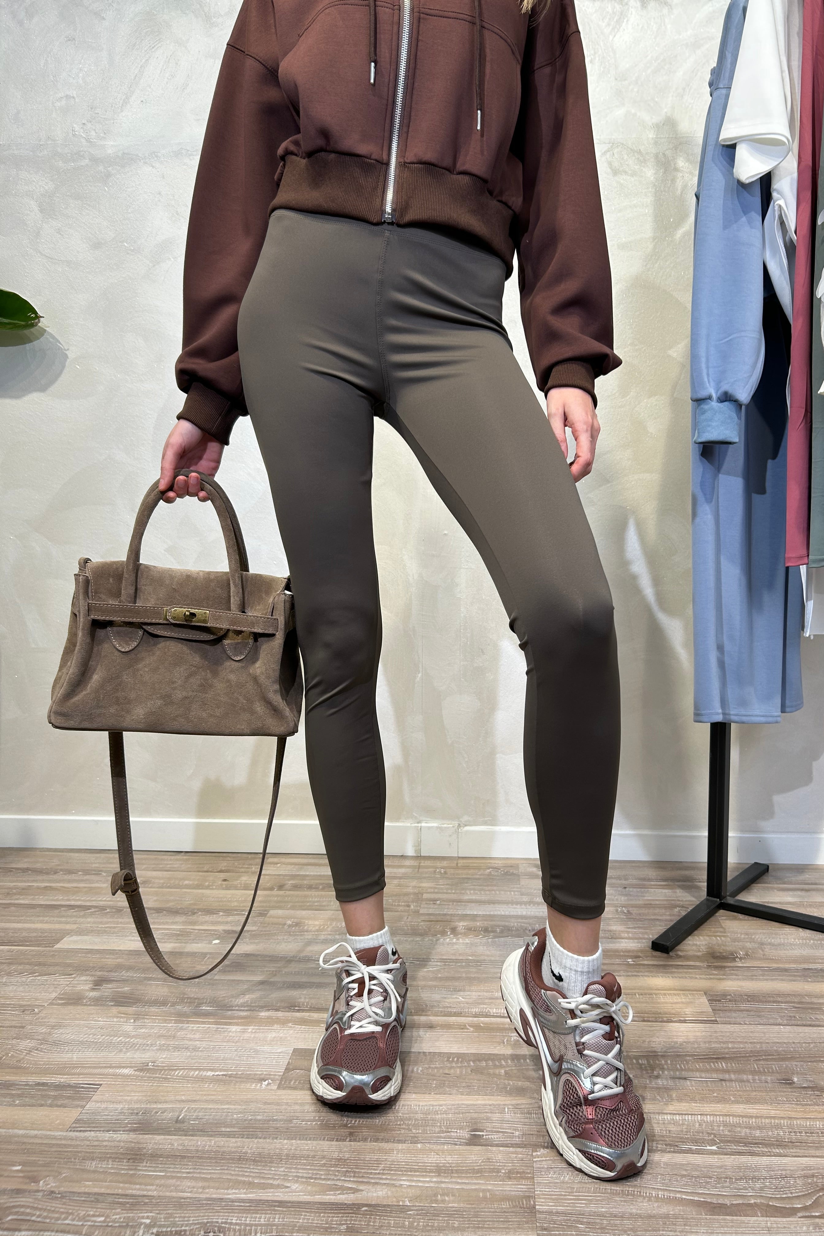 BORSA IN VERA PELLE SCAMOSCIATA CON CHIUSURA METALLICA COL.FANGO